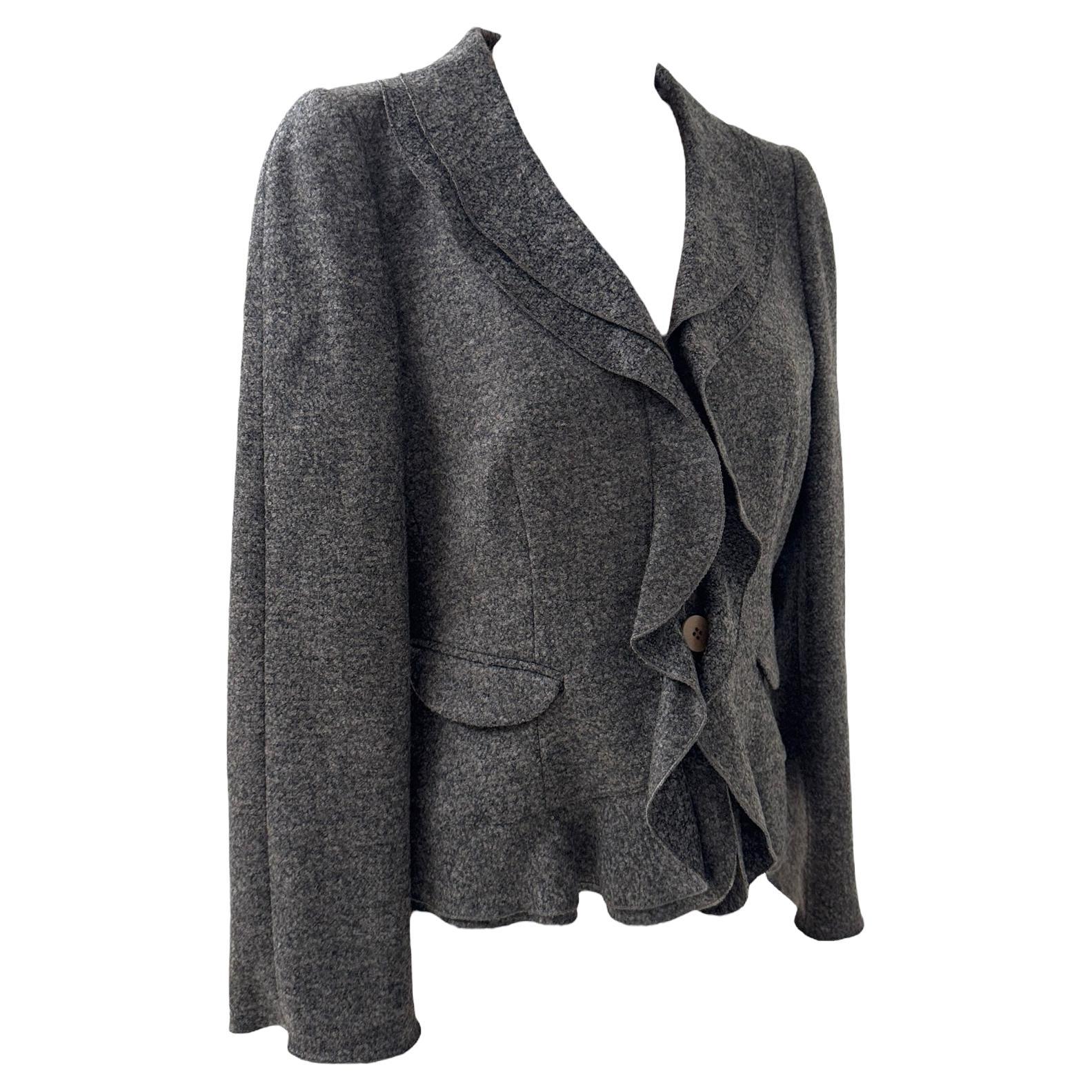 Elegant Armani Collezioni Wool and Cashmere Blazer with Ruffles en vente