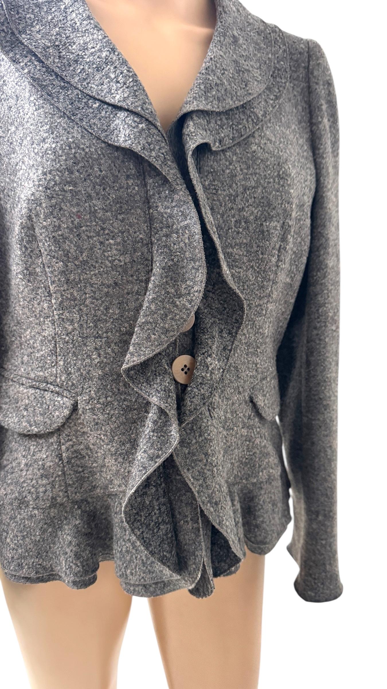 Elegant Armani Collezioni Wool and Cashmere Blazer with Ruffles en vente 10