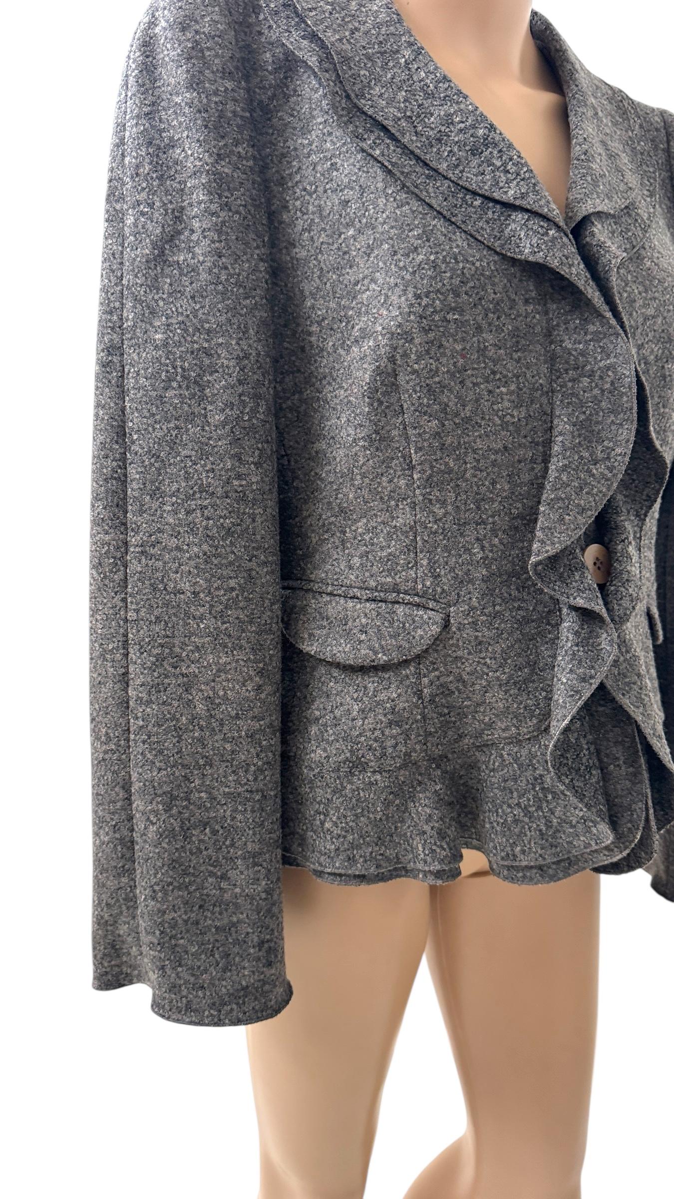 Elegant Armani Collezioni Wool and Cashmere Blazer with Ruffles en vente 9