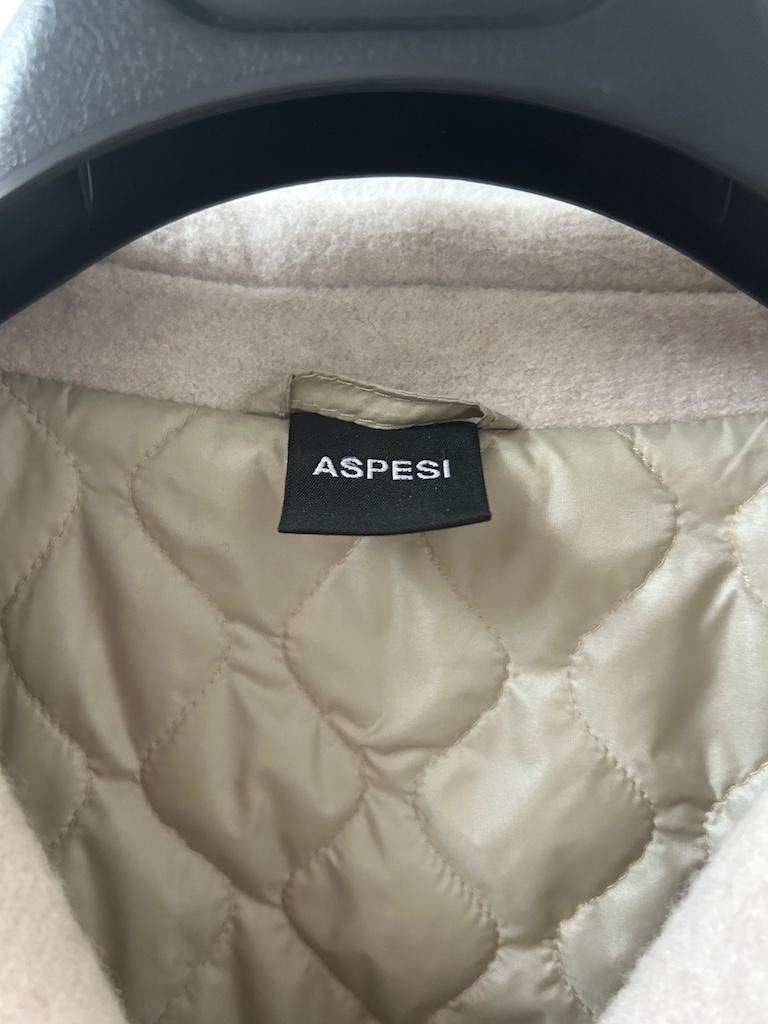 Gray Italian Light-Taupe Wool Cashmere Short Coat with Quilted Lining en vente