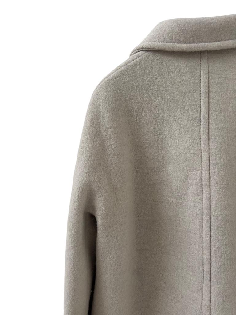 Italian Light-Taupe Wool Cashmere Short Coat with Quilted Lining en vente 4