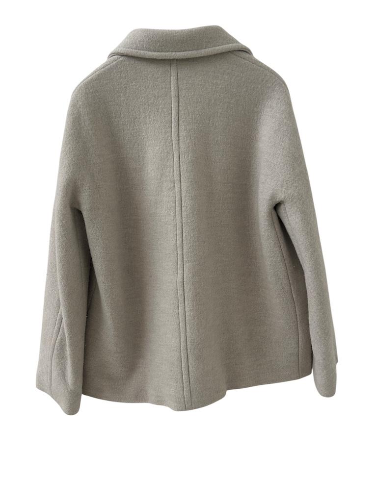 Italian Light-Taupe Wool Cashmere Short Coat with Quilted Lining en vente 9