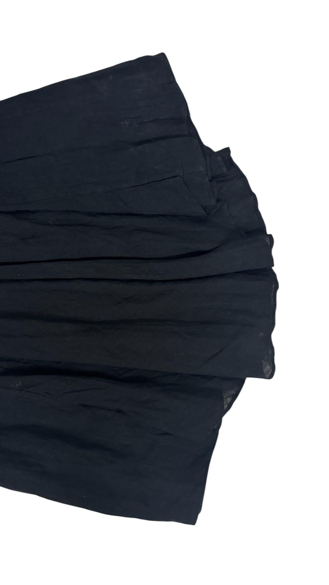Femenino o masculino Vintage Asymmetric Black Linen Maxi Skirt by Sarah Pacini en venta