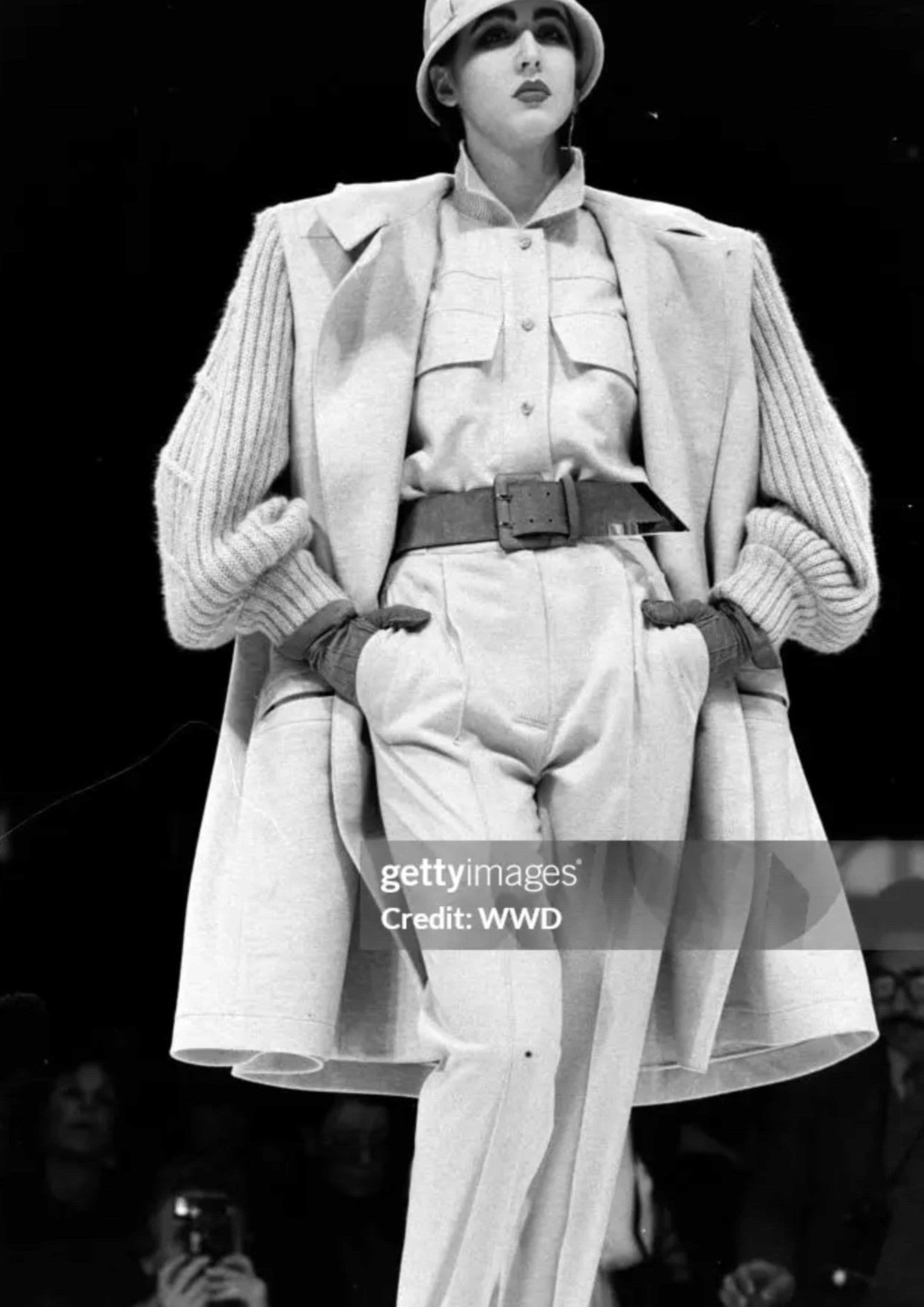 Gray Claude Montana Fall/Winter 1984 Iconic Runway Ensemble in Ivory Wool and Knit in vendita