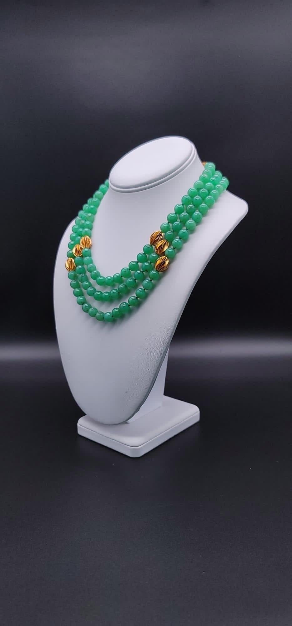 A.Jeschel 3 strand superb bright green Chrysoprase necklace In New Condition In Miami, FL