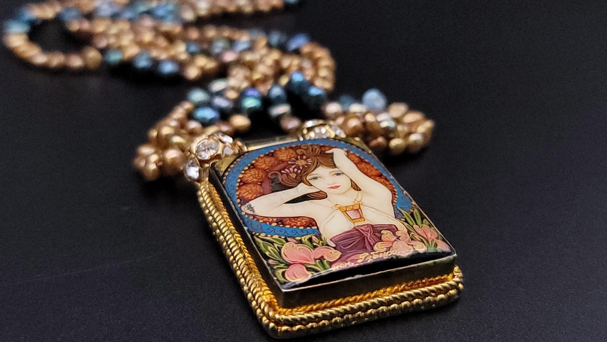 A.Jeschel Fine hand-painted Art Deco enamel pendant and Peacock Pearl necklace. For Sale 1