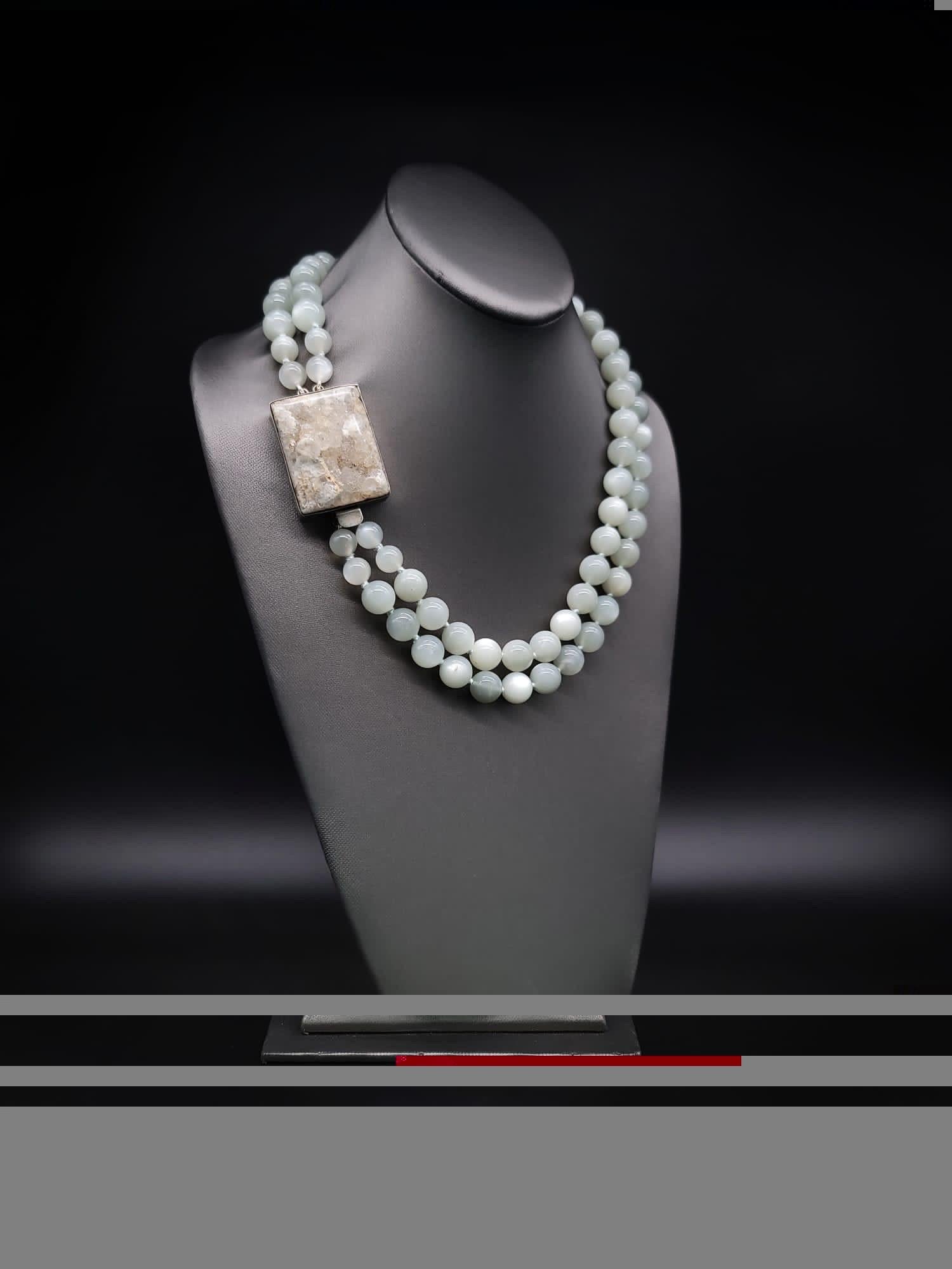 da uomo o donna A.Jeschel Collana in pietra di luna grigia morbida con chiusura in druzy. in vendita