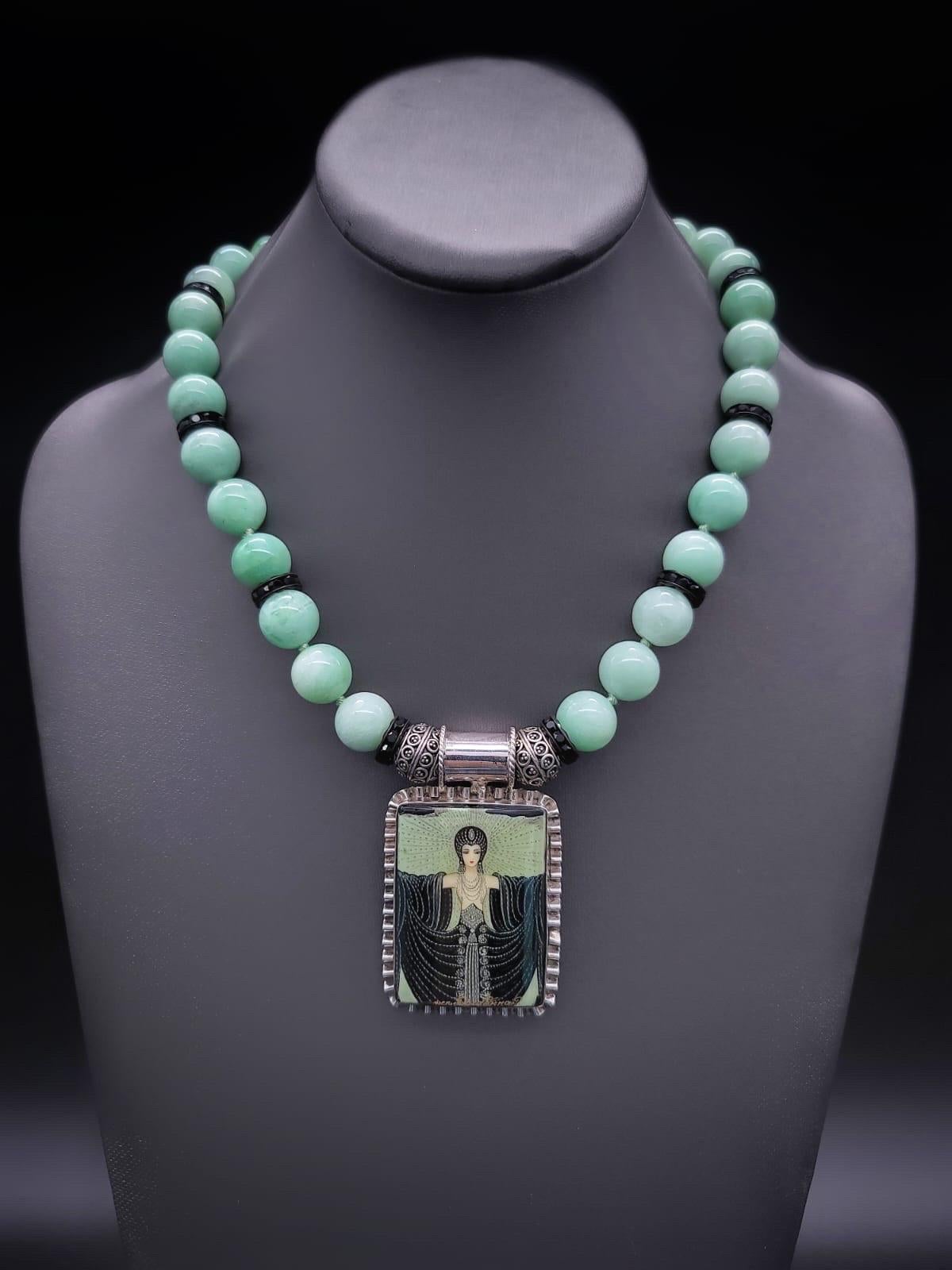 A.Jeschel Grüne Mondstein-Halskette mit Erte-Art-Déco-Anhänger. (Gemischter Schliff) im Angebot