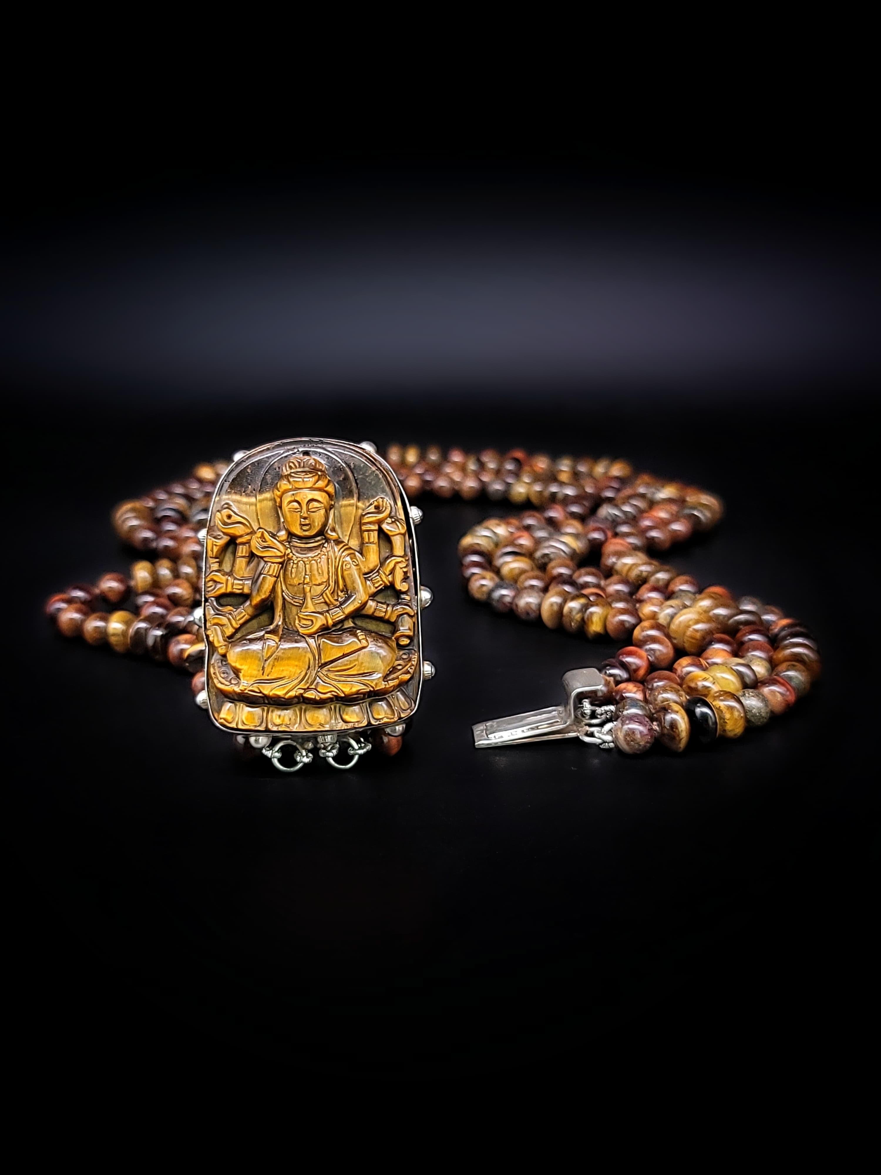A.jeschel Sophisticated Tiger’s Eye Necklace with a Powerful Clasp. For Sale 2