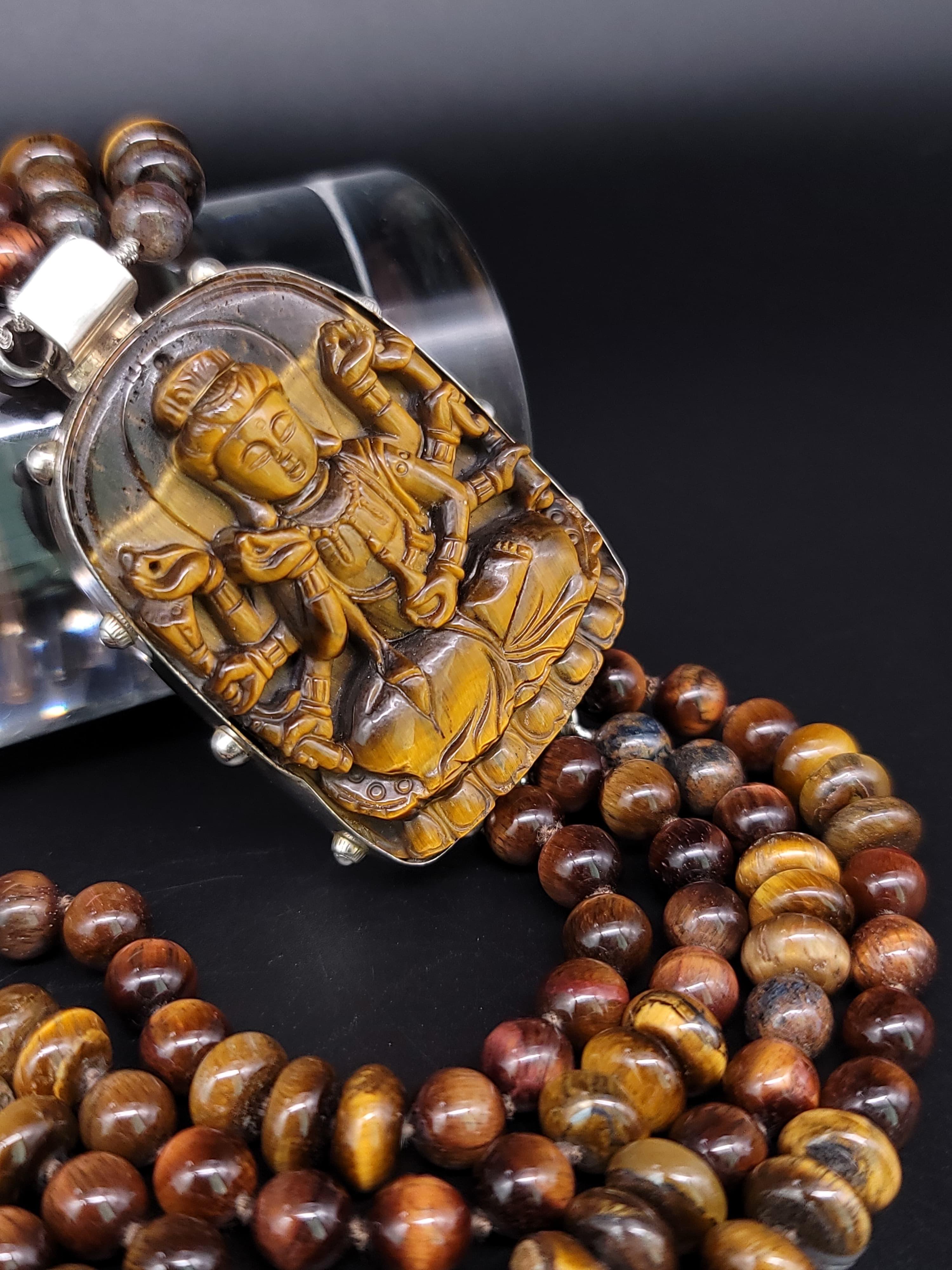 A.jeschel Sophisticated Tiger’s Eye Necklace with a Powerful Clasp. For Sale 9