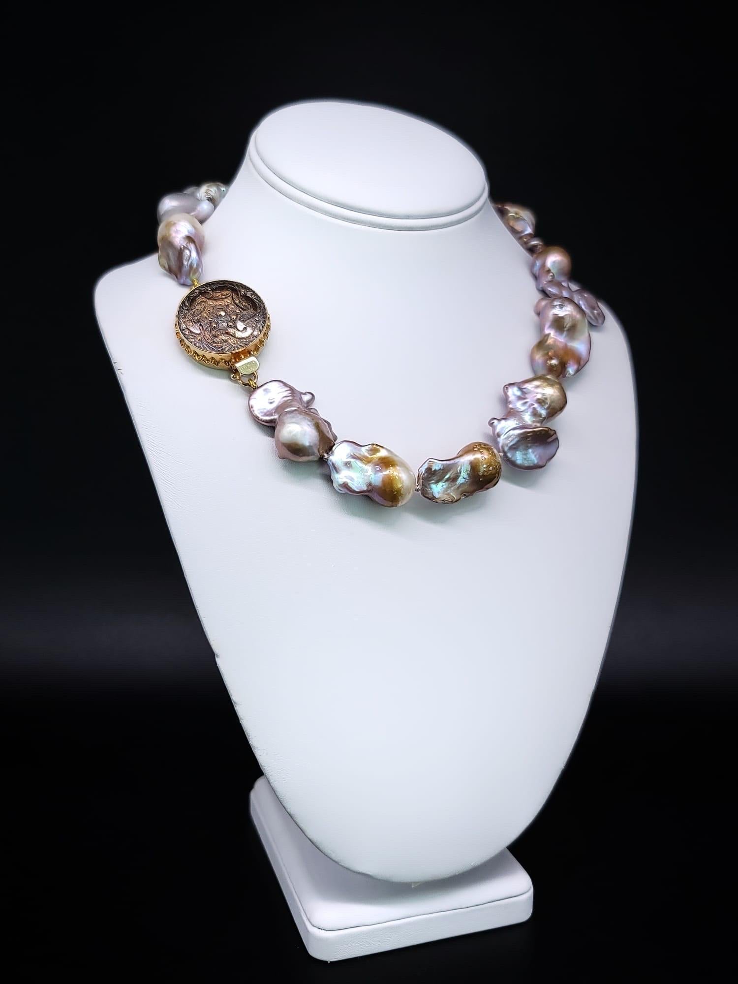 Taille mixte A.Jeschel, élégant collier de perles baroques en vente