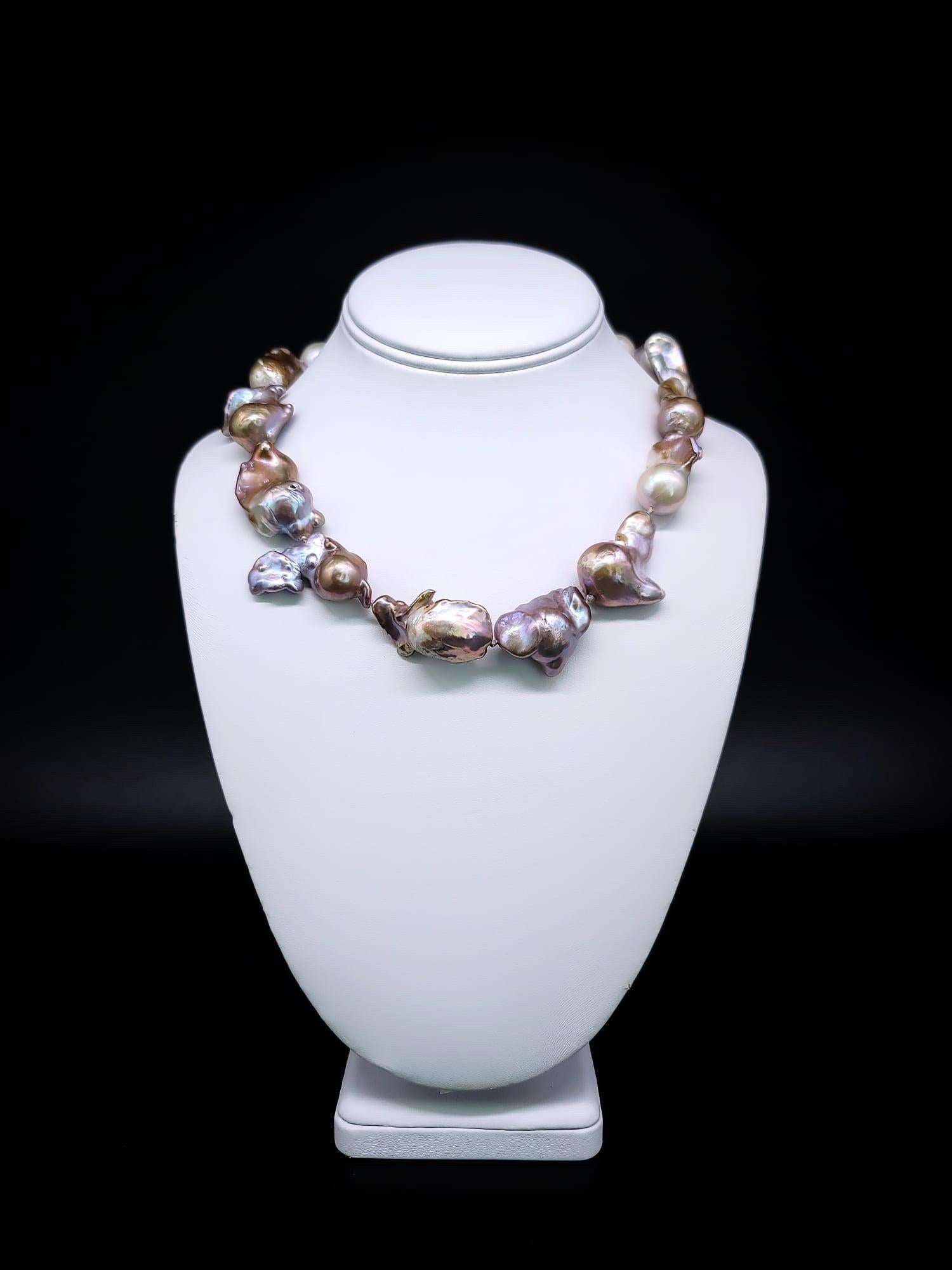 Contemporain A.Jeschel, élégant collier de perles baroques en vente