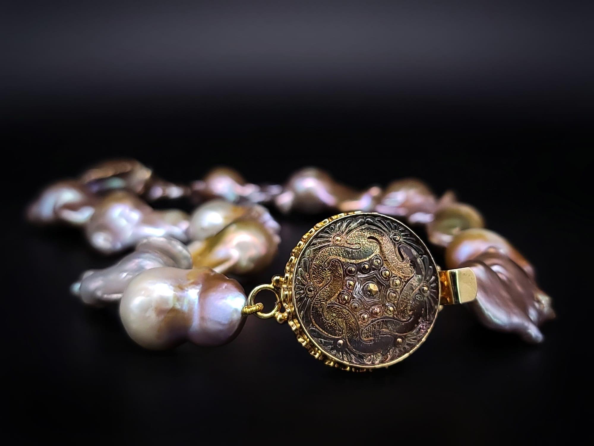 A.Jeschel, élégant collier de perles baroques en vente 11