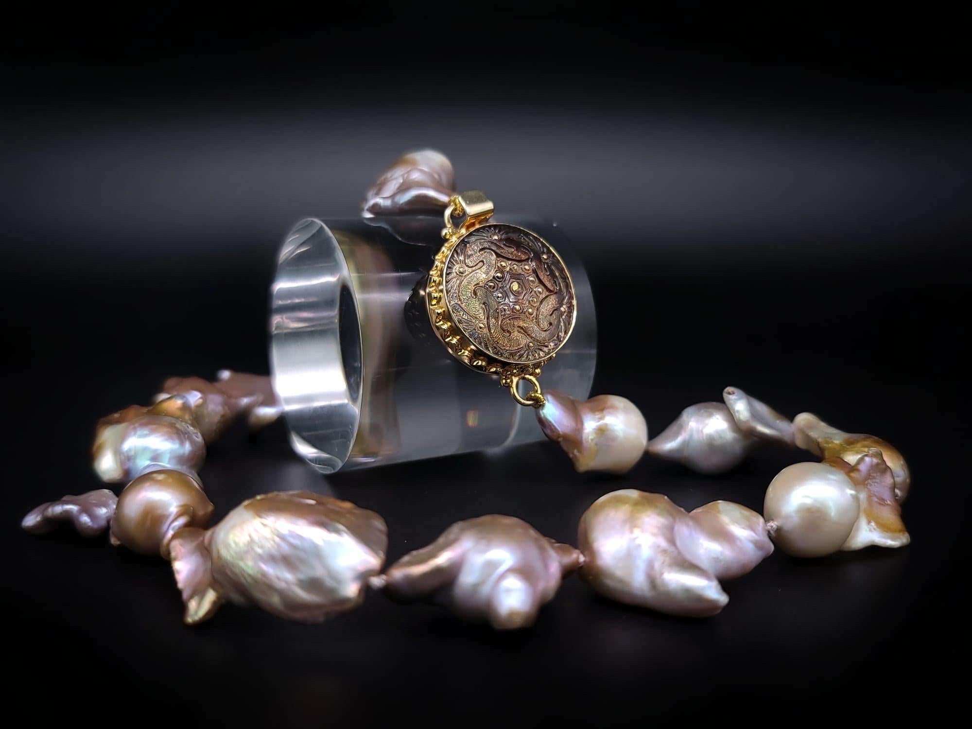 A.Jeschel, élégant collier de perles baroques en vente 12