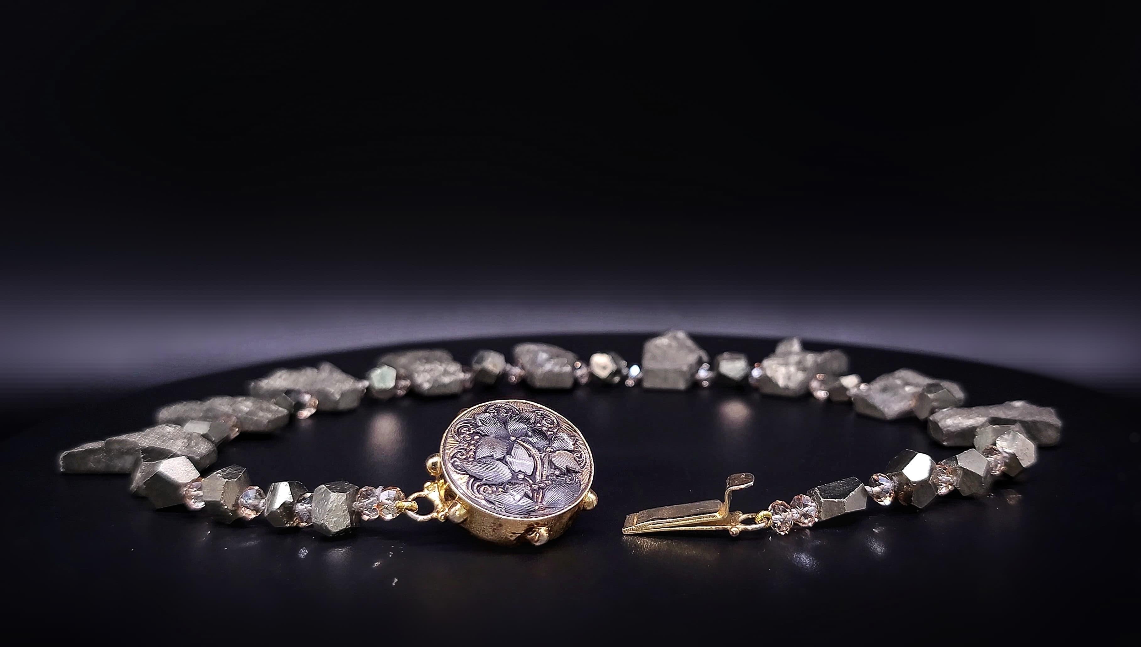 da uomo o donna La collana di pirite di A.Jeschel dimostra che non è tutto oro quello che luccica. in vendita