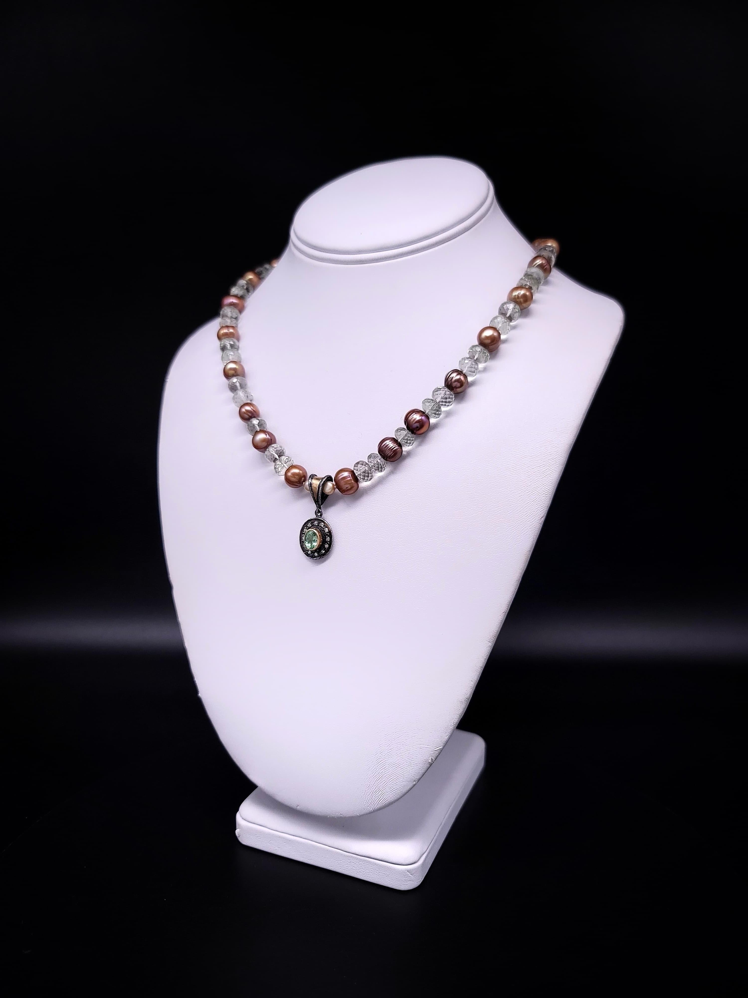 Contemporain A.Jeschel Joli collier pendentif en diamants et améthyste verte. en vente