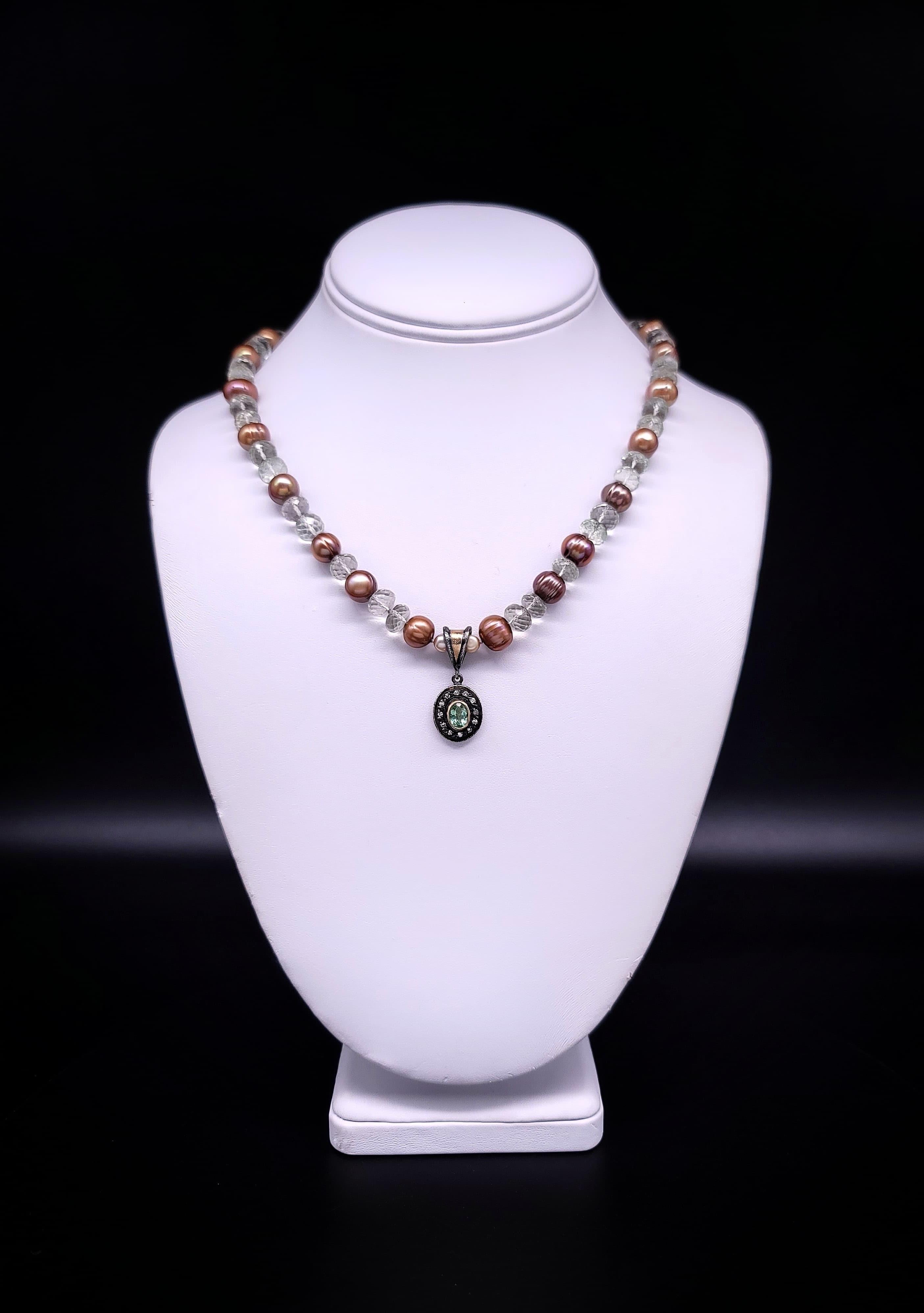 Taille mixte A.Jeschel Joli collier pendentif en diamants et améthyste verte. en vente