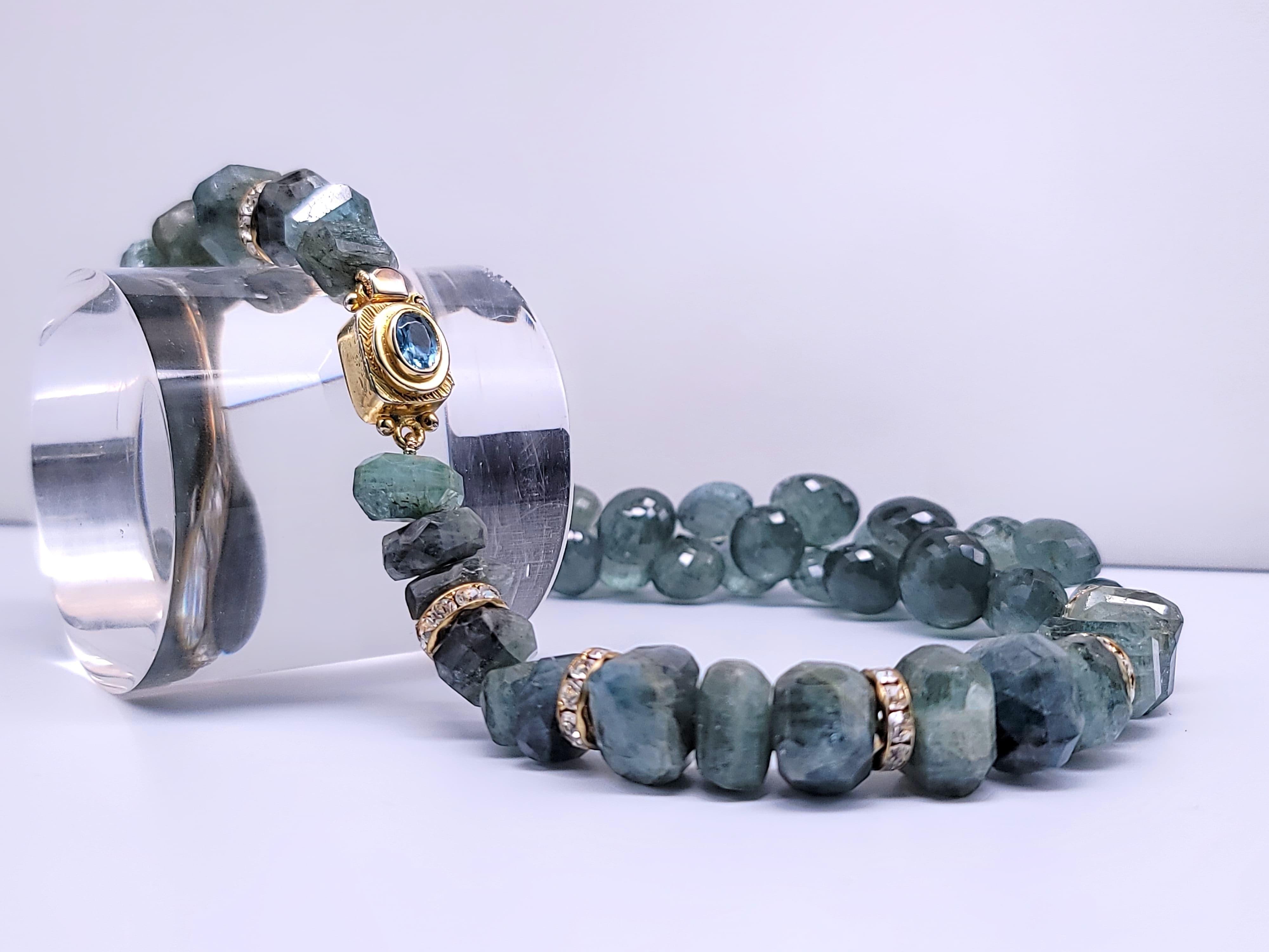 A.Jeschel Unusual Moss Aquamarine choker In New Condition For Sale In Miami, FL