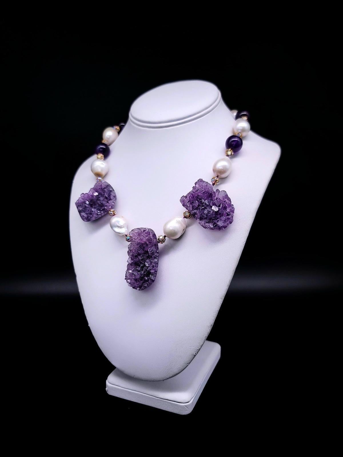 A.Jeschel Spektakuläre Amethyst-Geodes- und Barockperlenkette (Zeitgenössisch) im Angebot