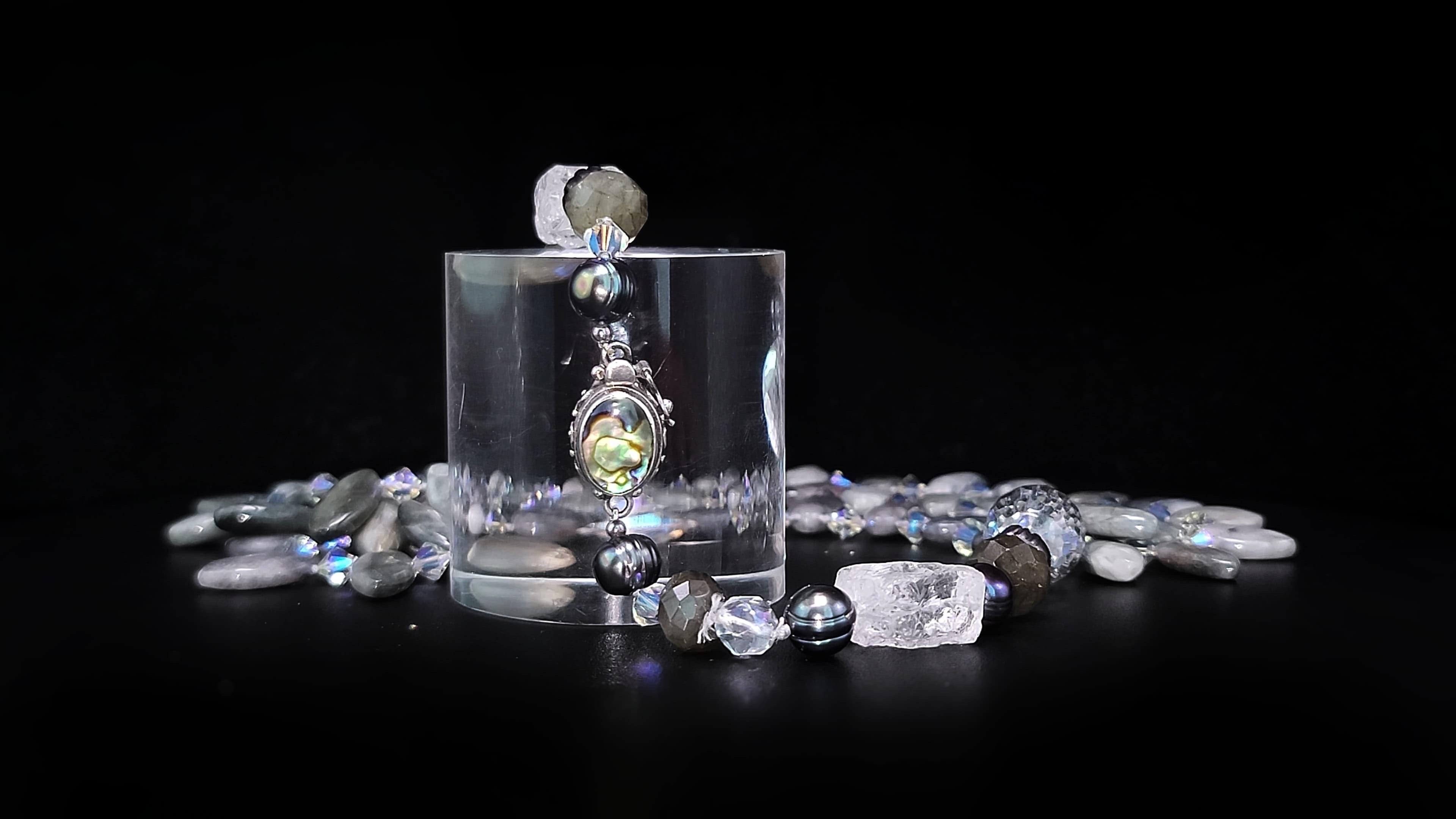 A.Jeschel Collana di petali di labradorite lucidati. in vendita 8