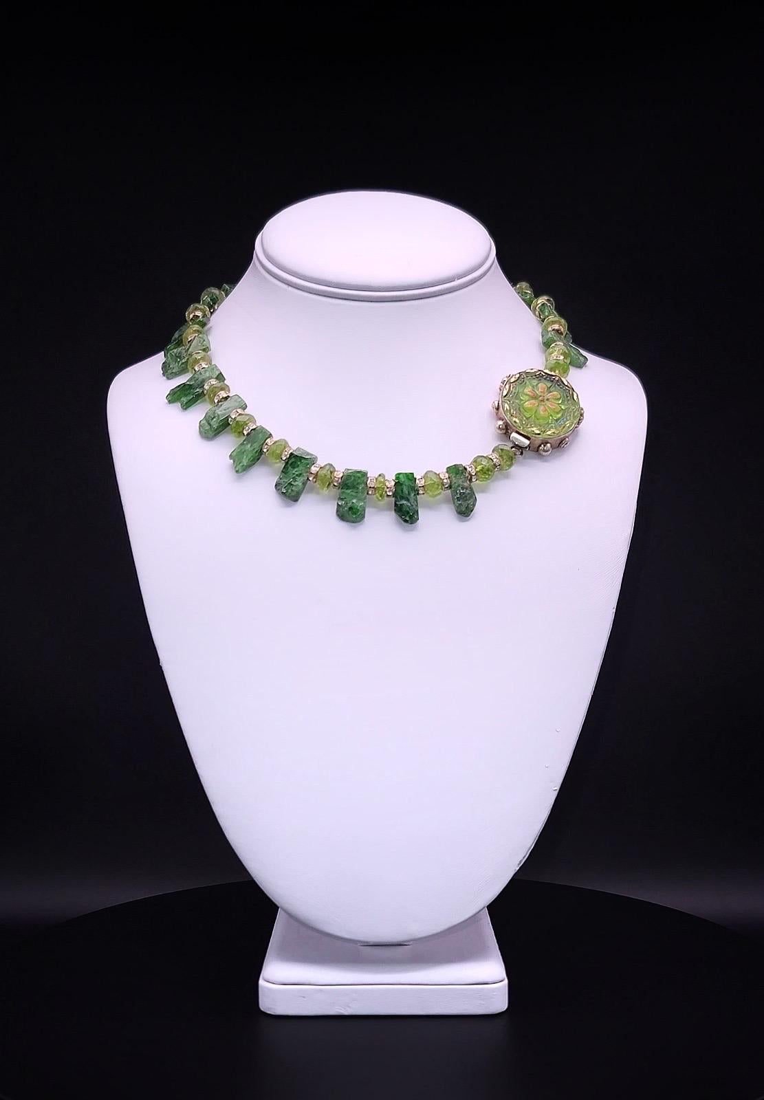 A.Jeschel Splendida collana di diopside di cromo verde abbinata a peridoto in vendita 2