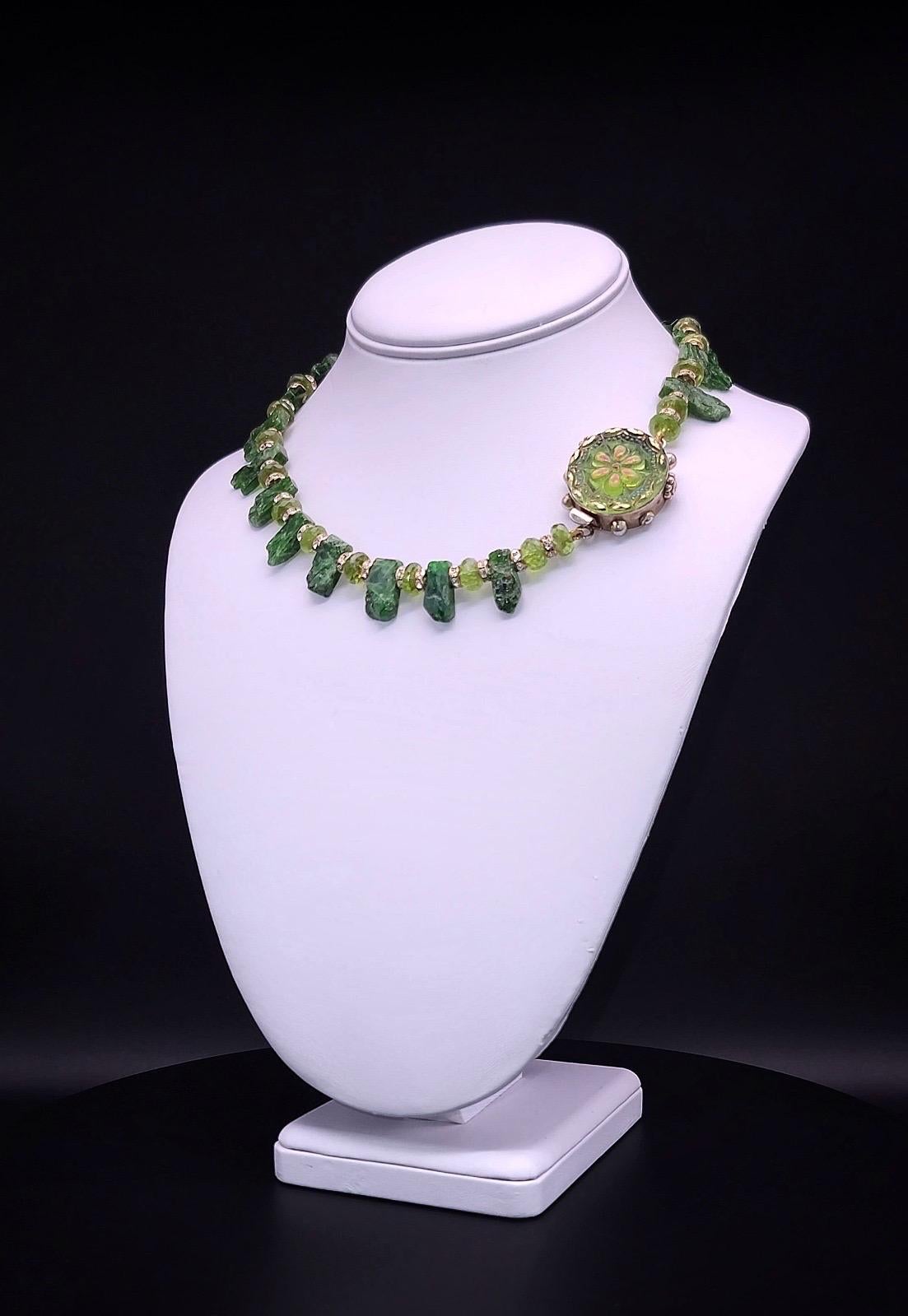 A.Jeschel Splendida collana di diopside di cromo verde abbinata a peridoto in vendita 1