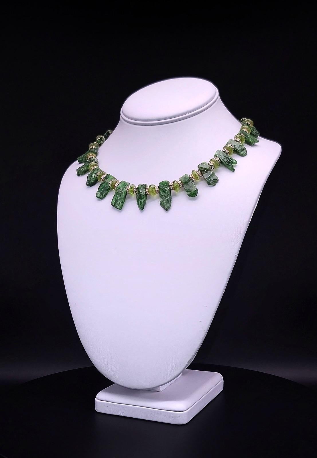 A.Jeschel Splendida collana di diopside di cromo verde abbinata a peridoto in vendita 11