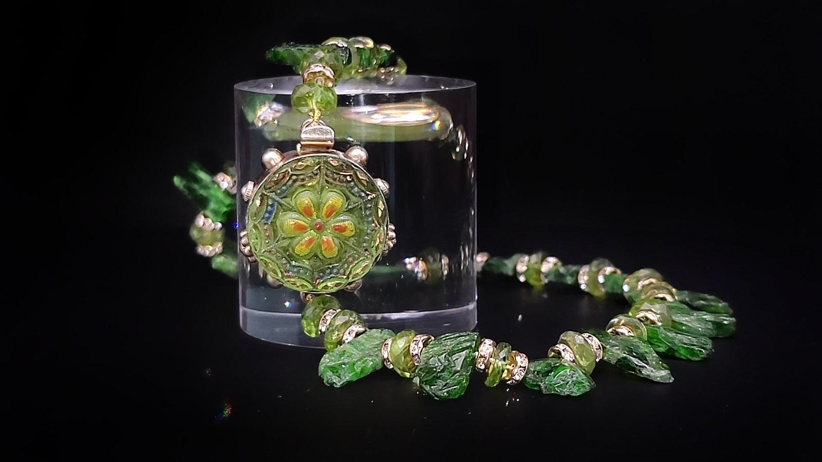 A.Jeschel Splendida collana di diopside di cromo verde abbinata a peridoto in vendita 12