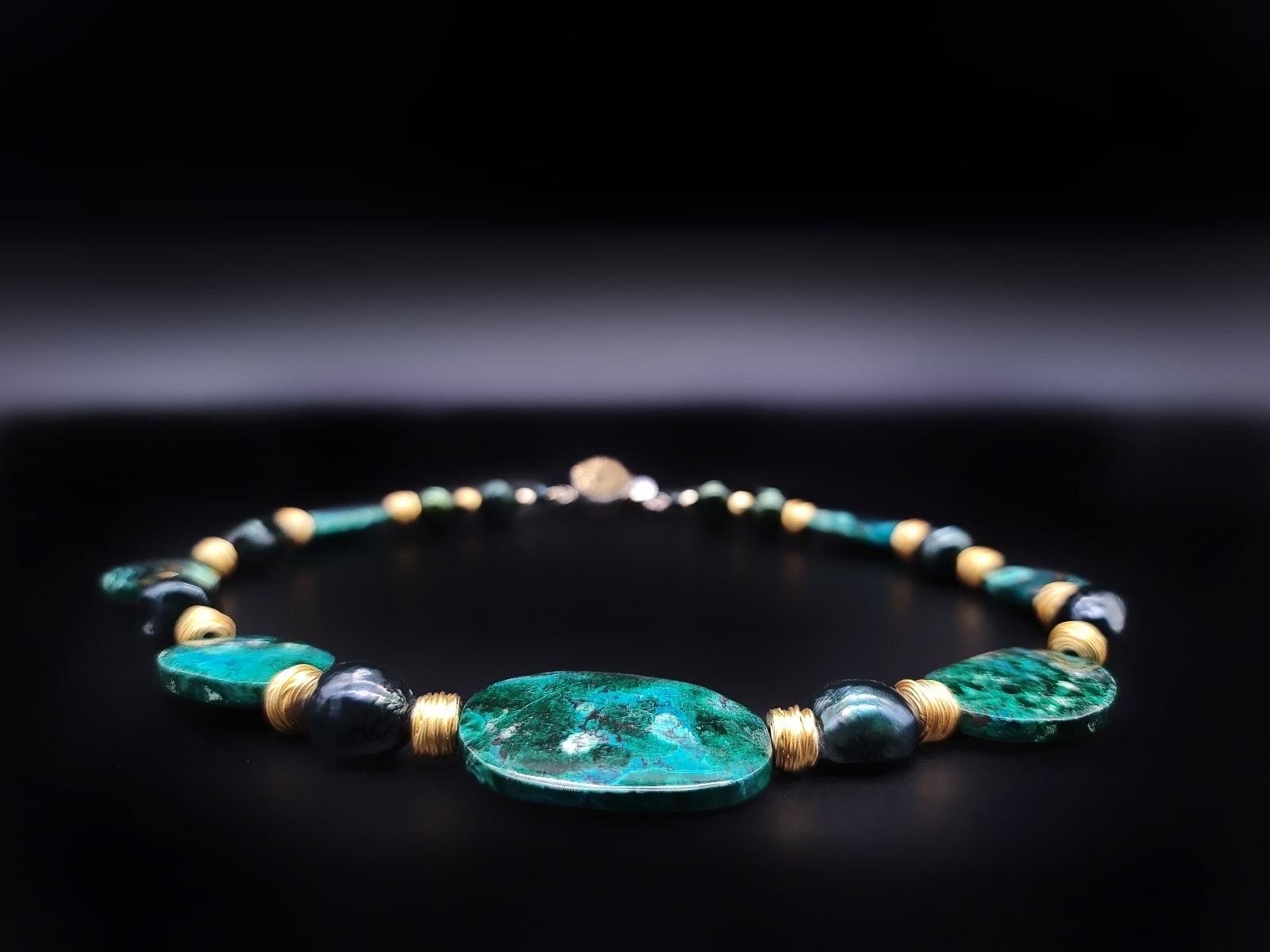 Collana in silice con gemme di A.Jeschel separate da perle barocche verdi di pavone. in vendita 6