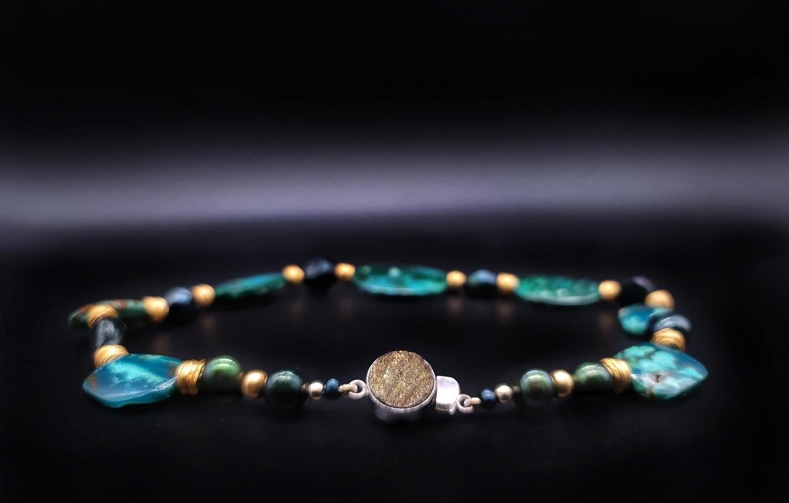 Collana in silice con gemme di A.Jeschel separate da perle barocche verdi di pavone. in vendita 7