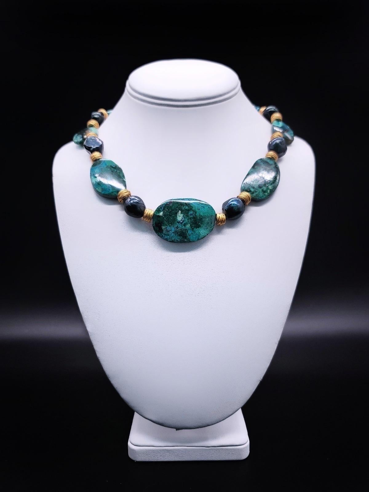 Collana in silice con gemme di A.Jeschel separate da perle barocche verdi di pavone. in vendita 11