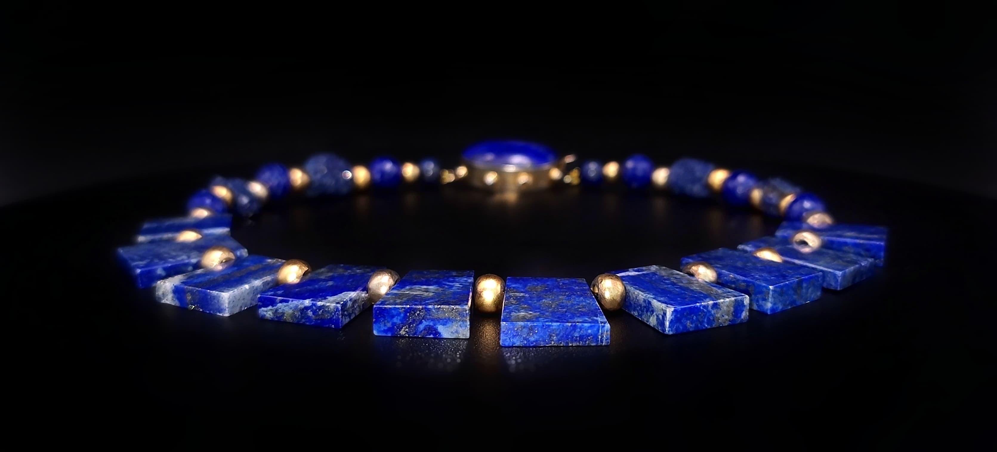 A.Jeschel Fabelhafte Halskette mit Lapislazuli-Kragen Damen im Angebot