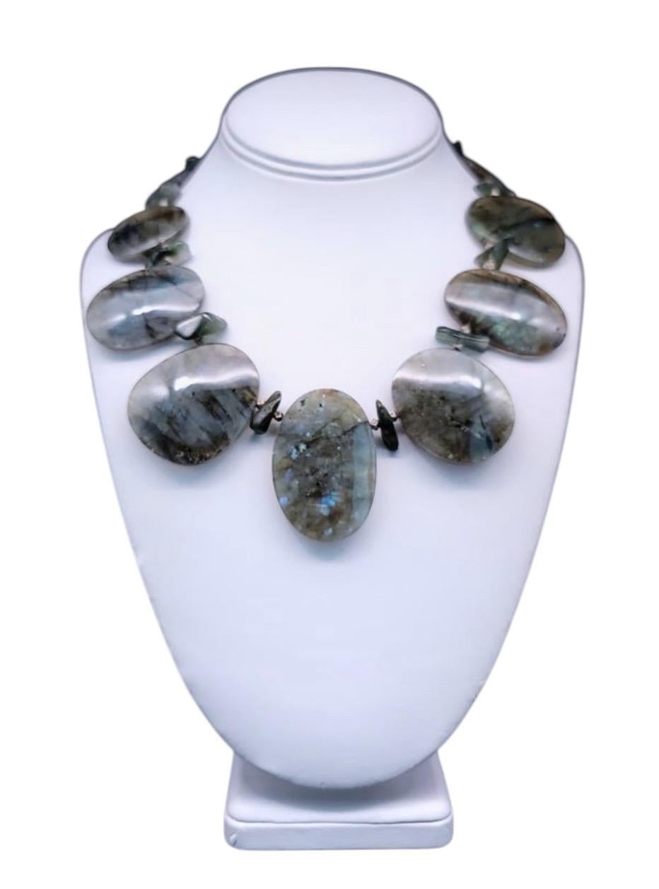 A.Jeschel Spettacolare collana di piastre di labradorite in vendita 12