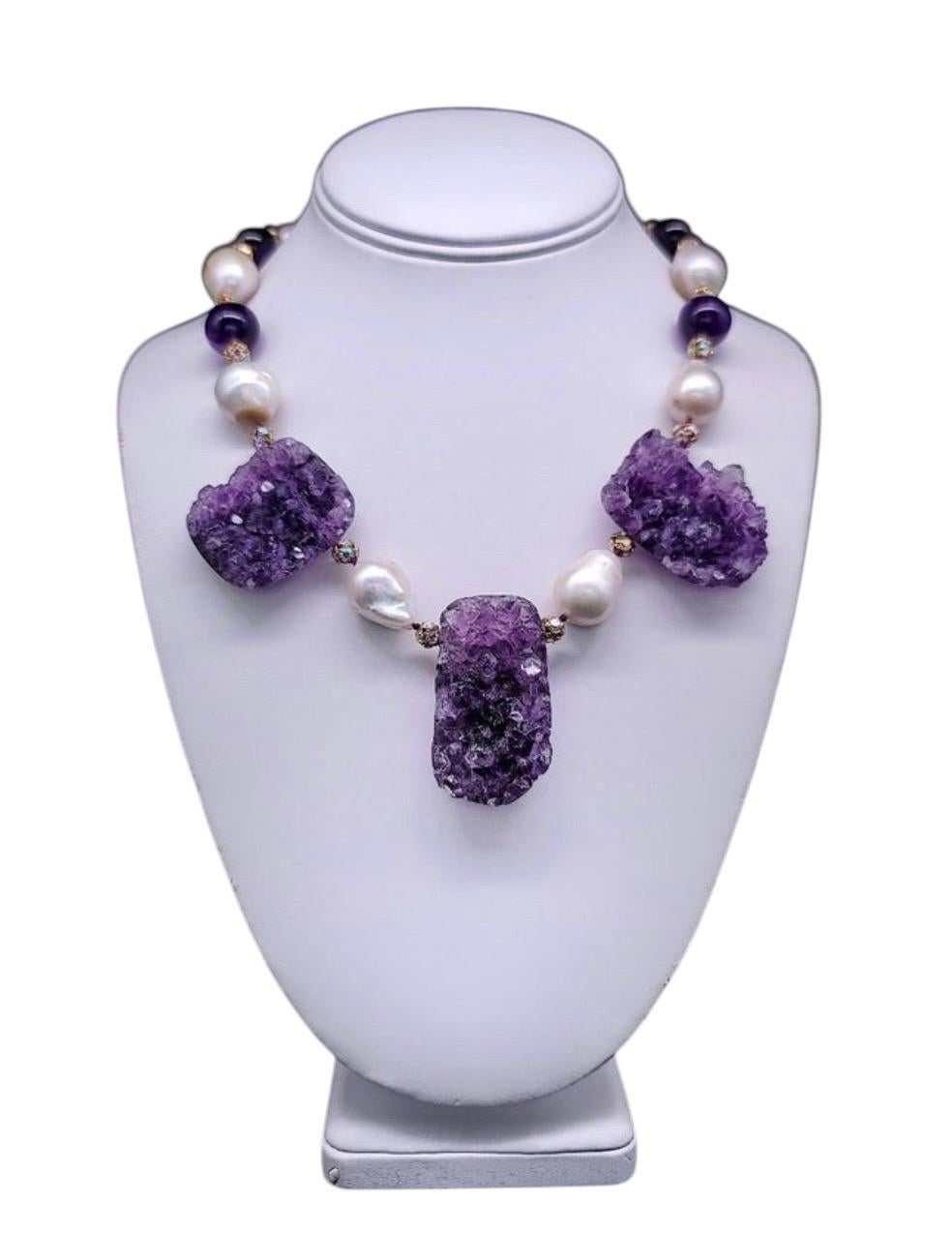 A.Jeschel Spektakuläre Amethyst-Geodes- und Barockperlenkette im Angebot 1