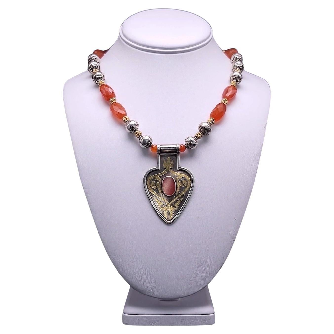 A.Jeschel, collier pendentif tribal en cornaline