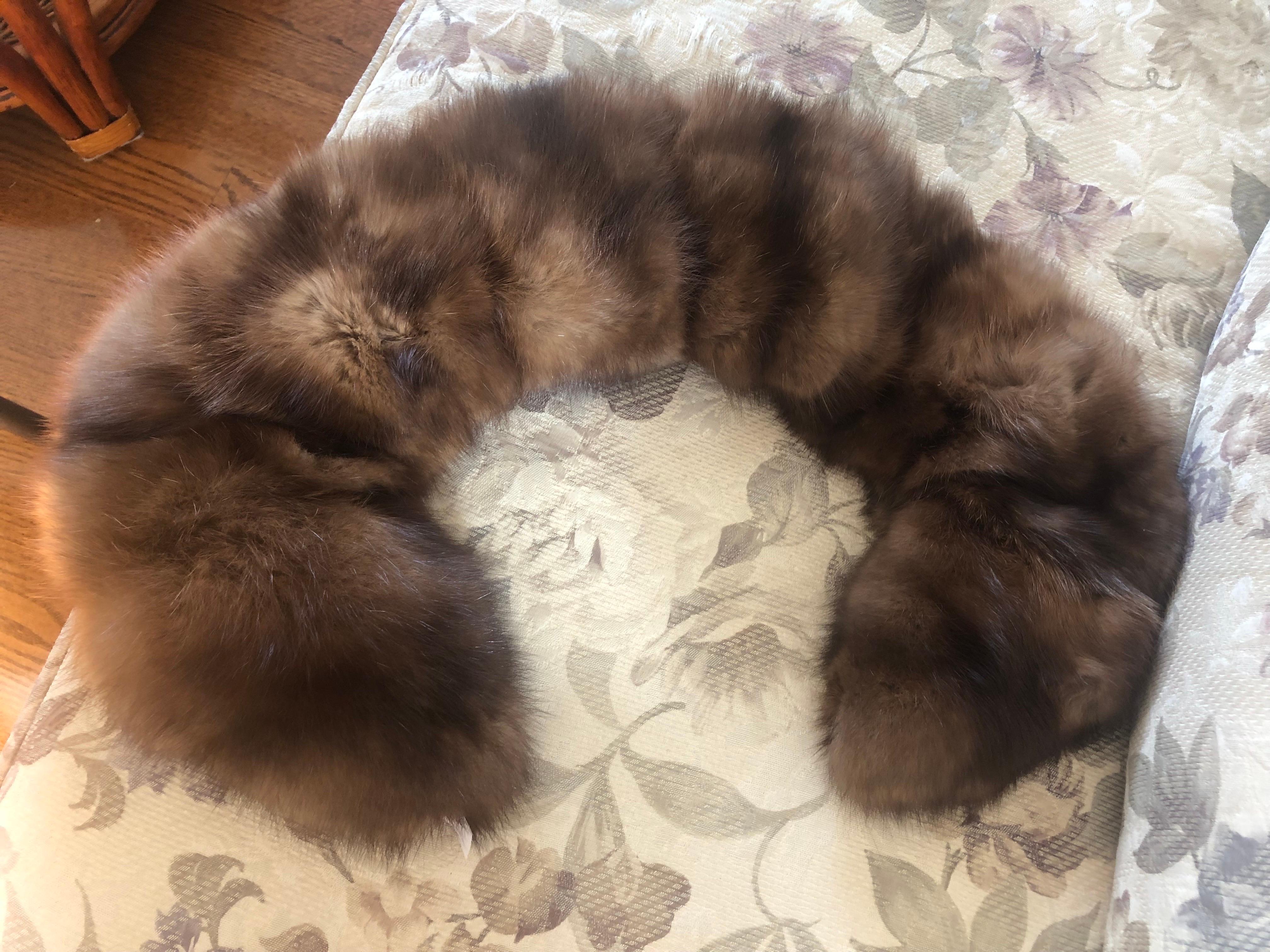 Sable fur collar / scarf In New Condition For Sale In Montreal, Quebec