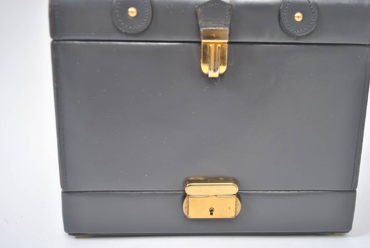 1960s Gray Leather Box Bag In Excellent Condition In Alford, MA