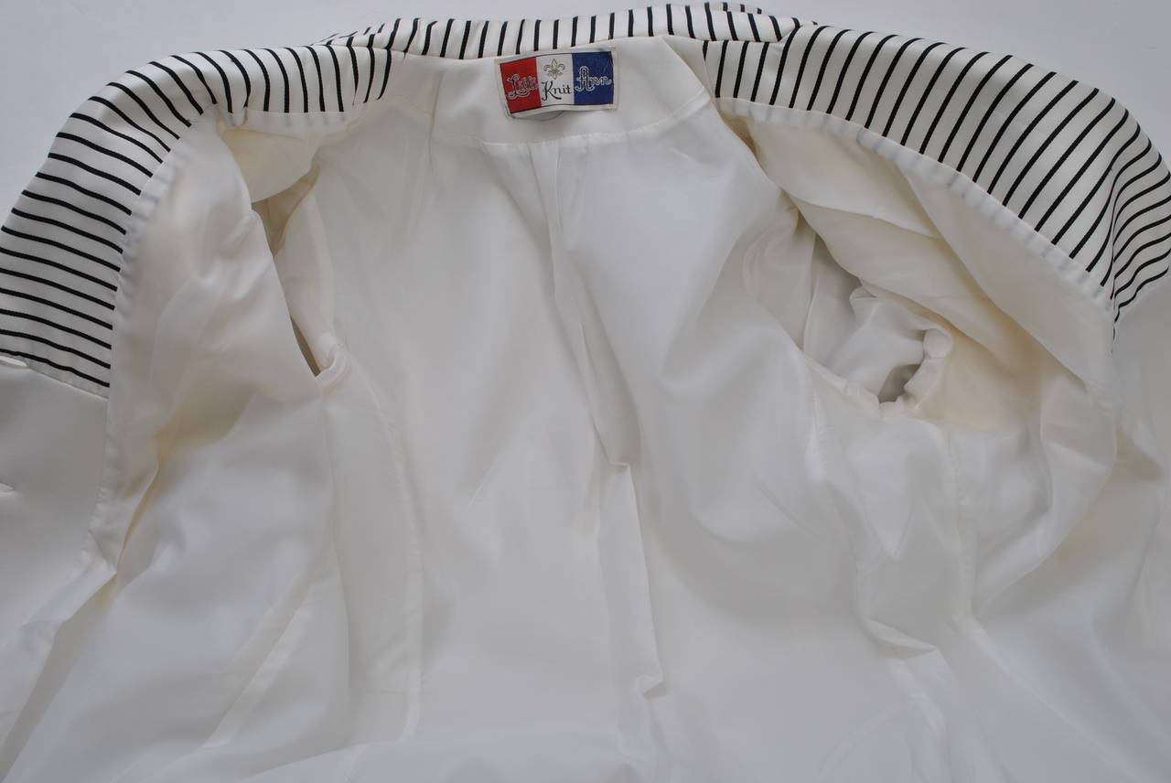Lilli Ann White Coat w/Striped Detail, Large Size In Excellent Condition For Sale In Alford, MA