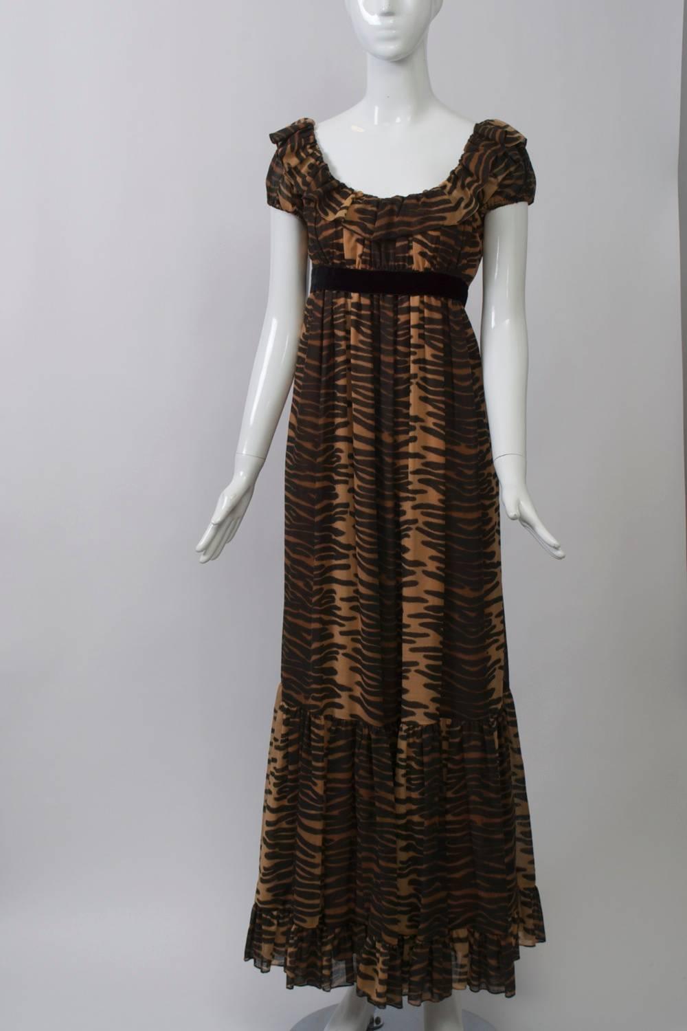 Anne Fogarty  Print Maxi Dress In Excellent Condition For Sale In Alford, MA