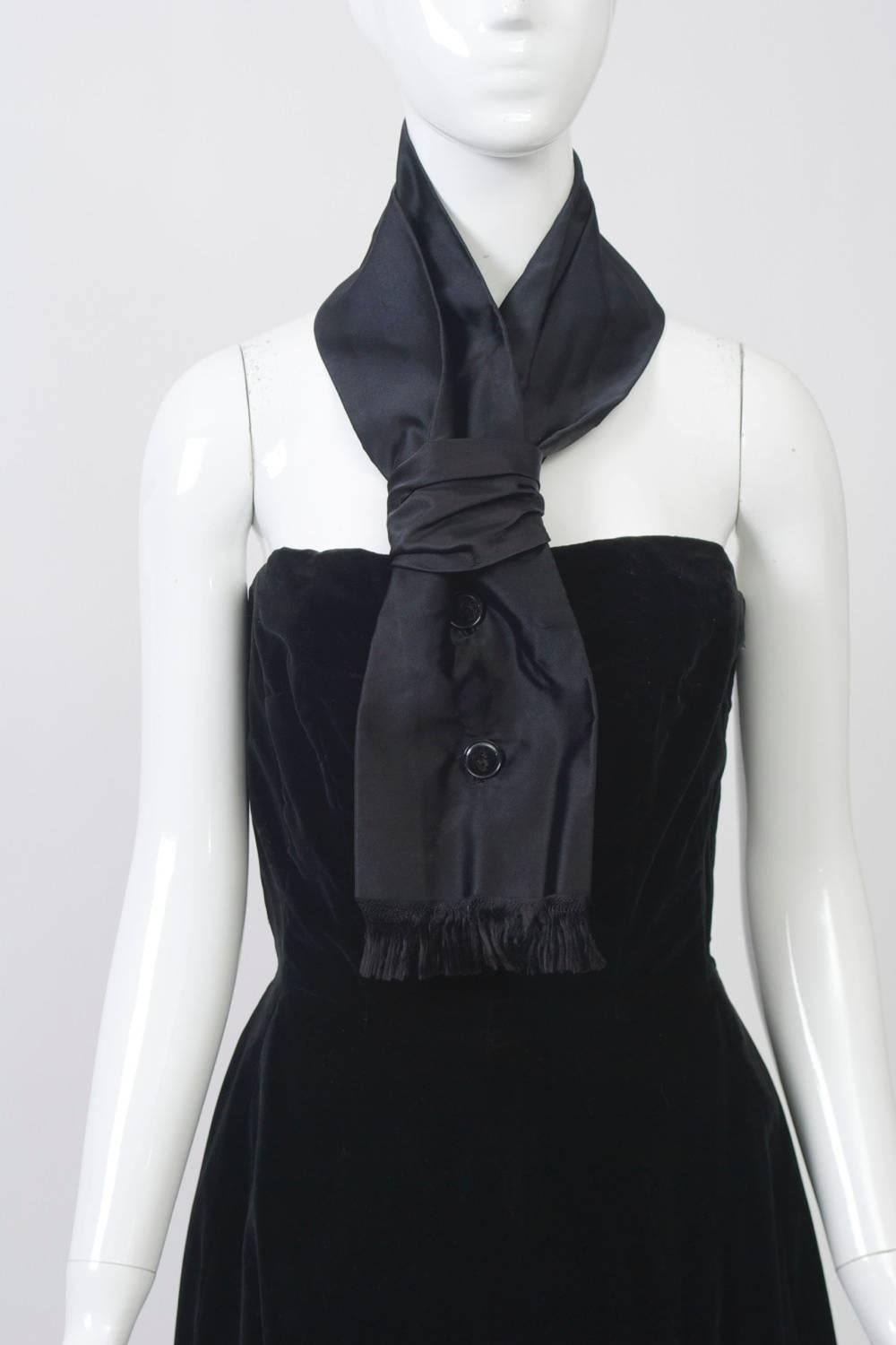 Suzanne Talbot Velvet Halter Dress In Excellent Condition For Sale In Alford, MA