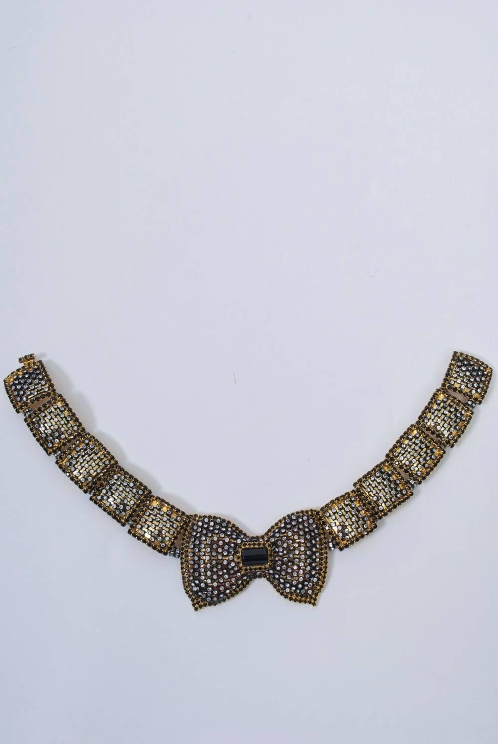 DeLillo Reticulated Bow Collar 3