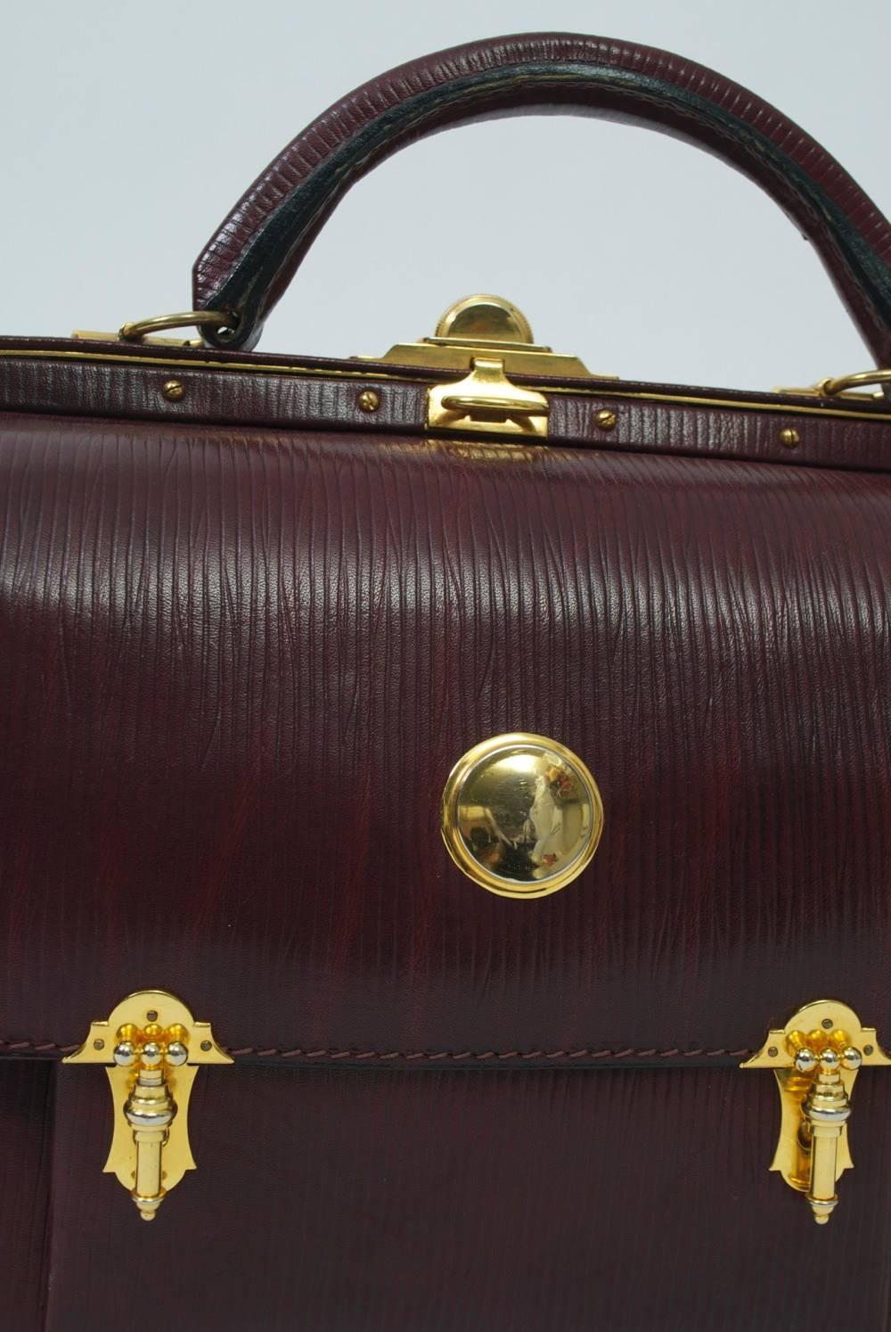Roberta di Camerino Handbag with Gold Hardware In Excellent Condition In Alford, MA