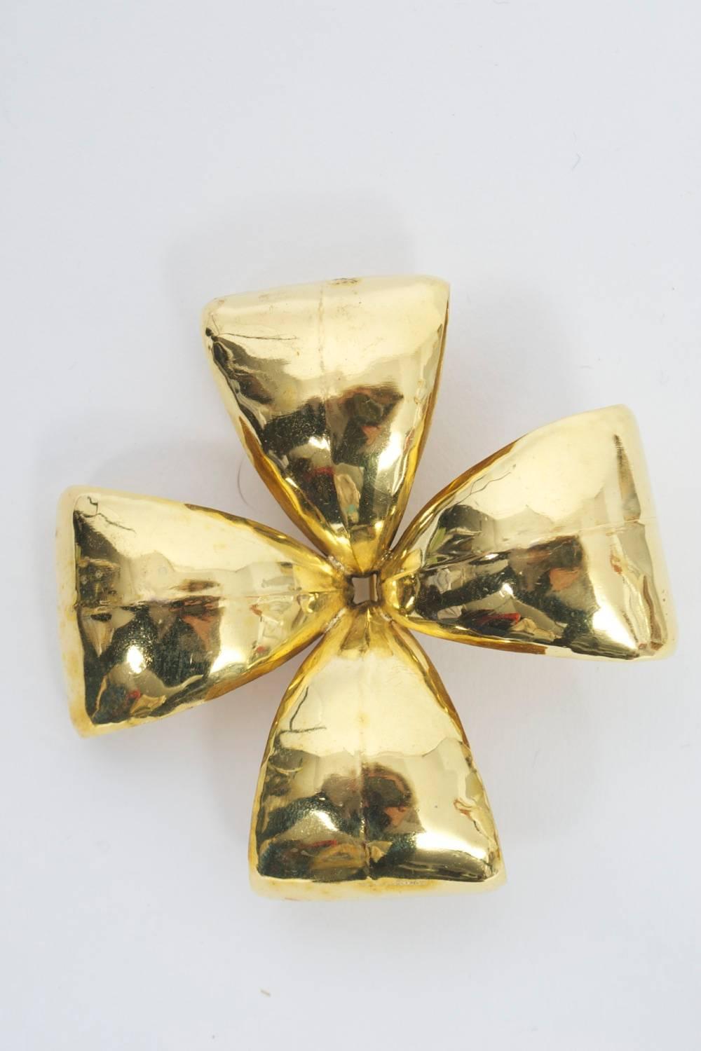 Bow Brooch, France In Excellent Condition In Alford, MA