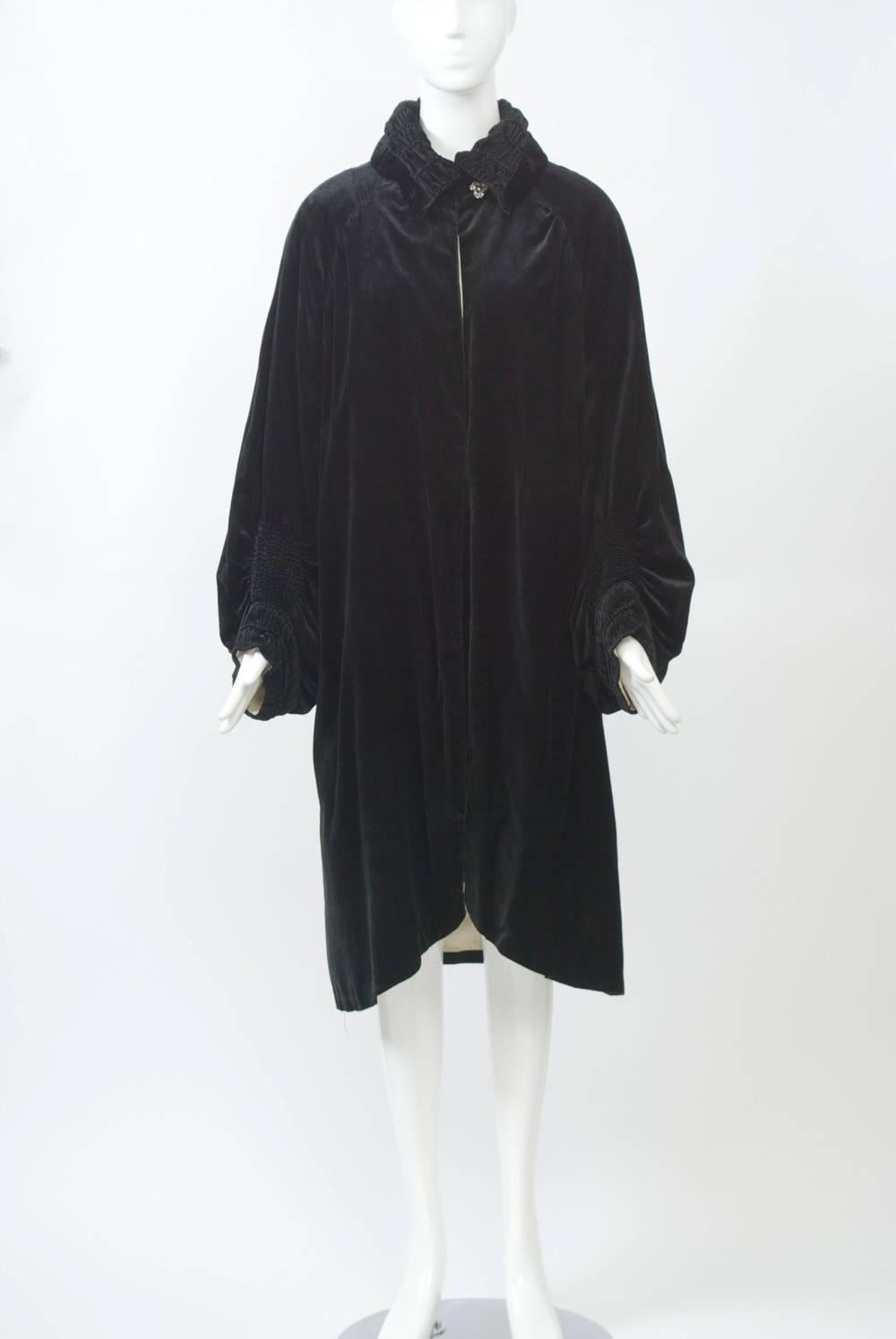 1930s Black Velvet Coat In Good Condition For Sale In Alford, MA