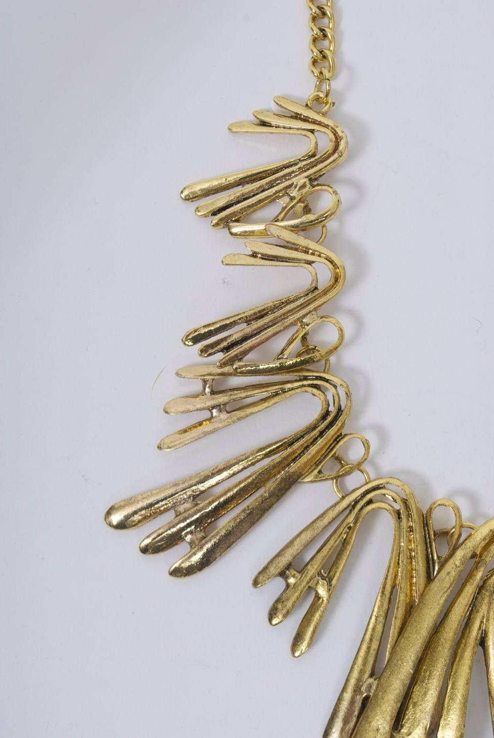 Collana Boomerang in ottone in vendita 4