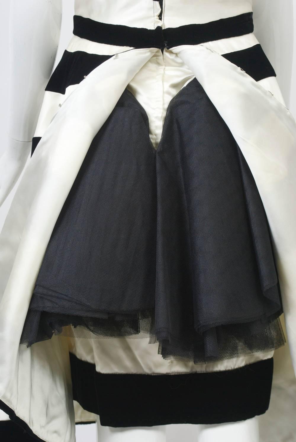 Trägerloses Kleid von Victor Costa im Zustand „Gut“ im Angebot in Alford, MA