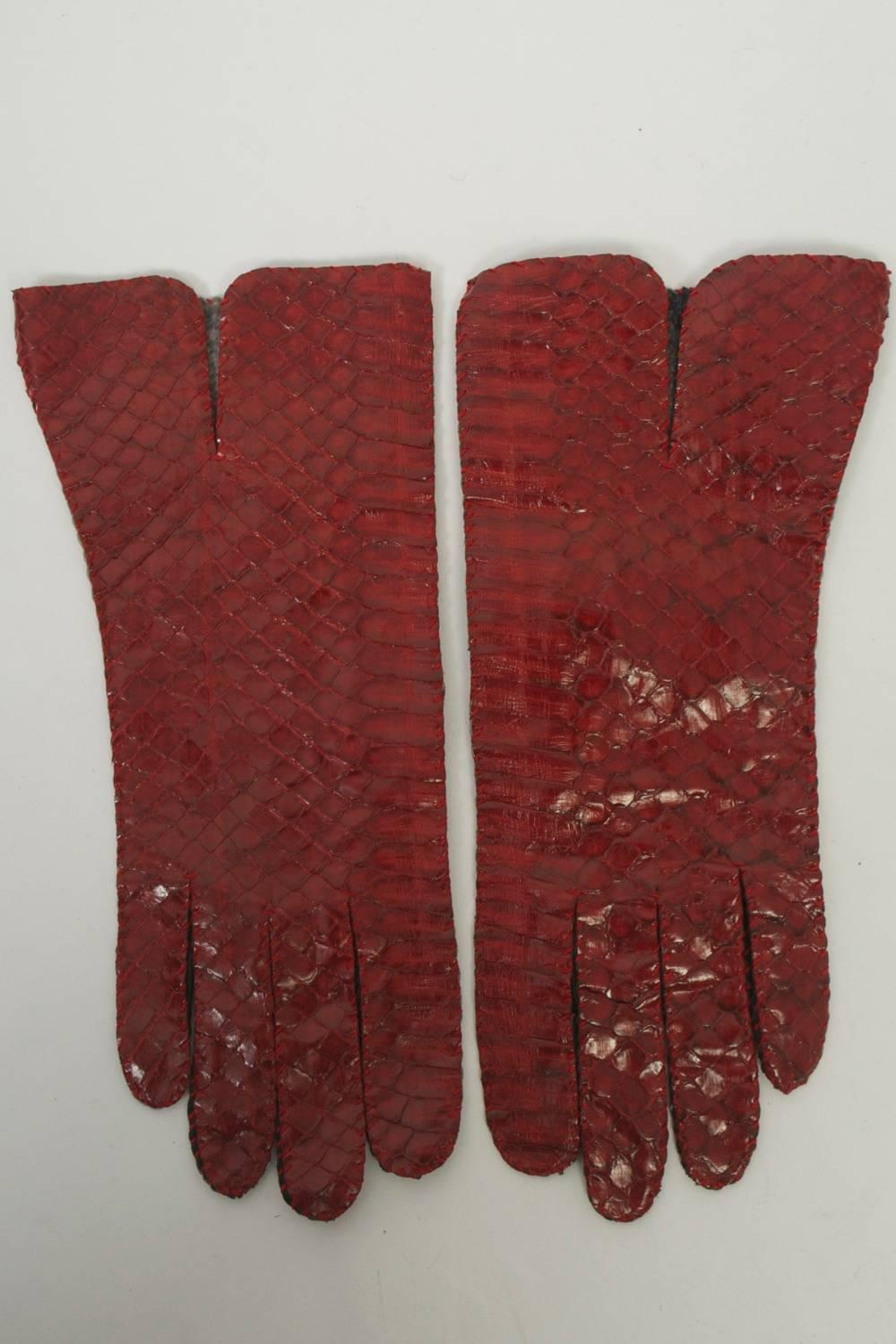 Rote Schlangenhaut-Handschuhe Damen im Angebot