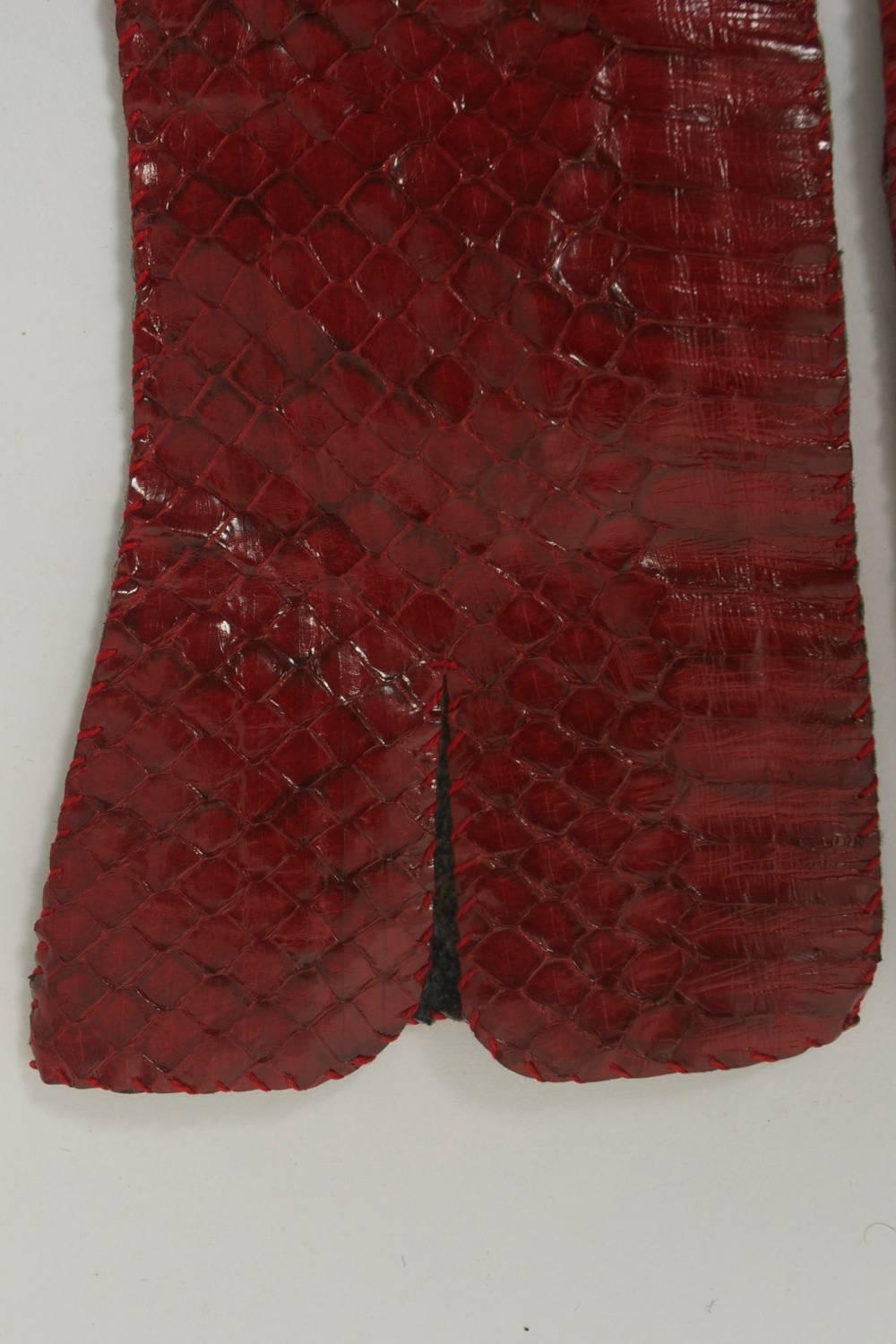 Red Snakeskin Gloves In Excellent Condition For Sale In Alford, MA