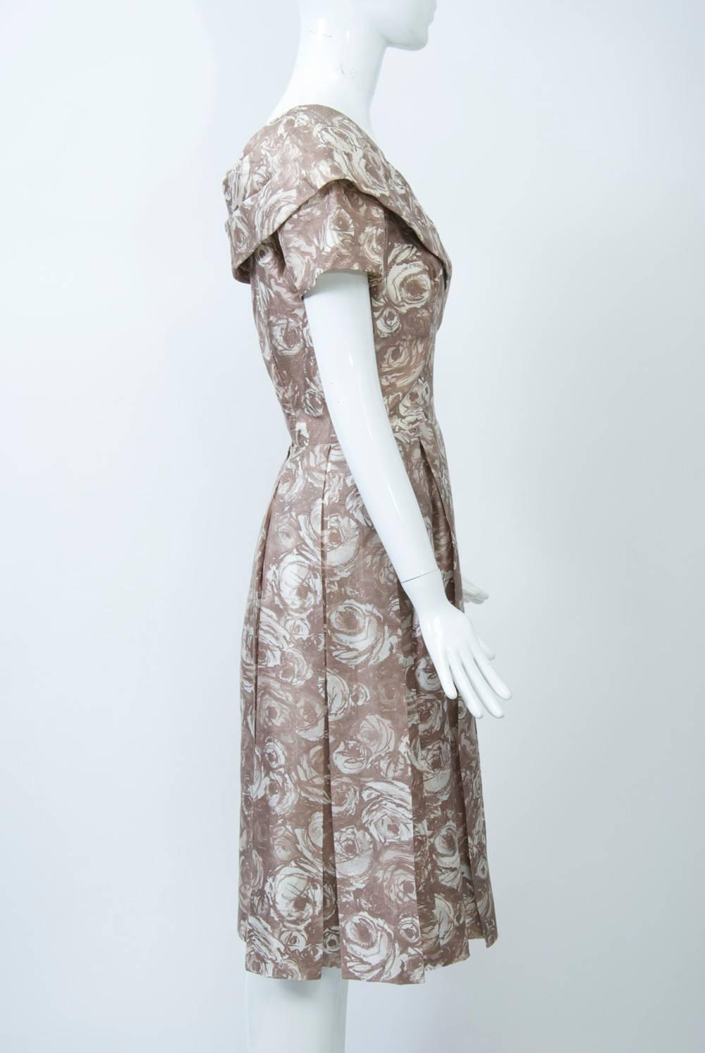 Suzy Perette Silk Print Dress In Excellent Condition For Sale In Alford, MA