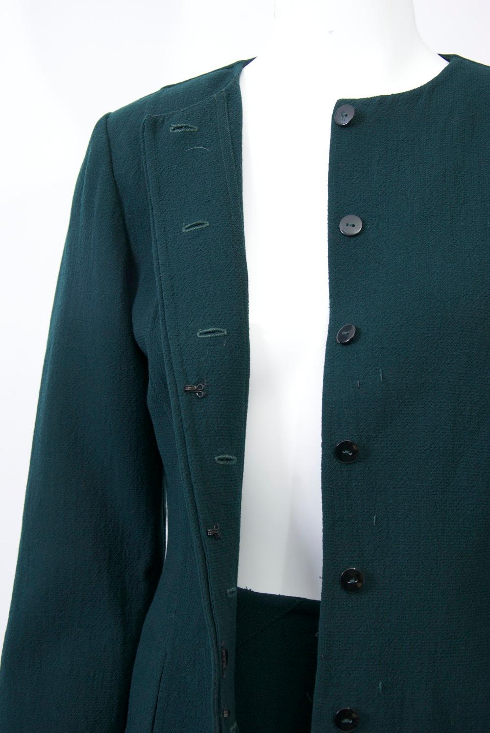 Geoffrey Beene Forest Green Suit In Excellent Condition For Sale In Alford, MA